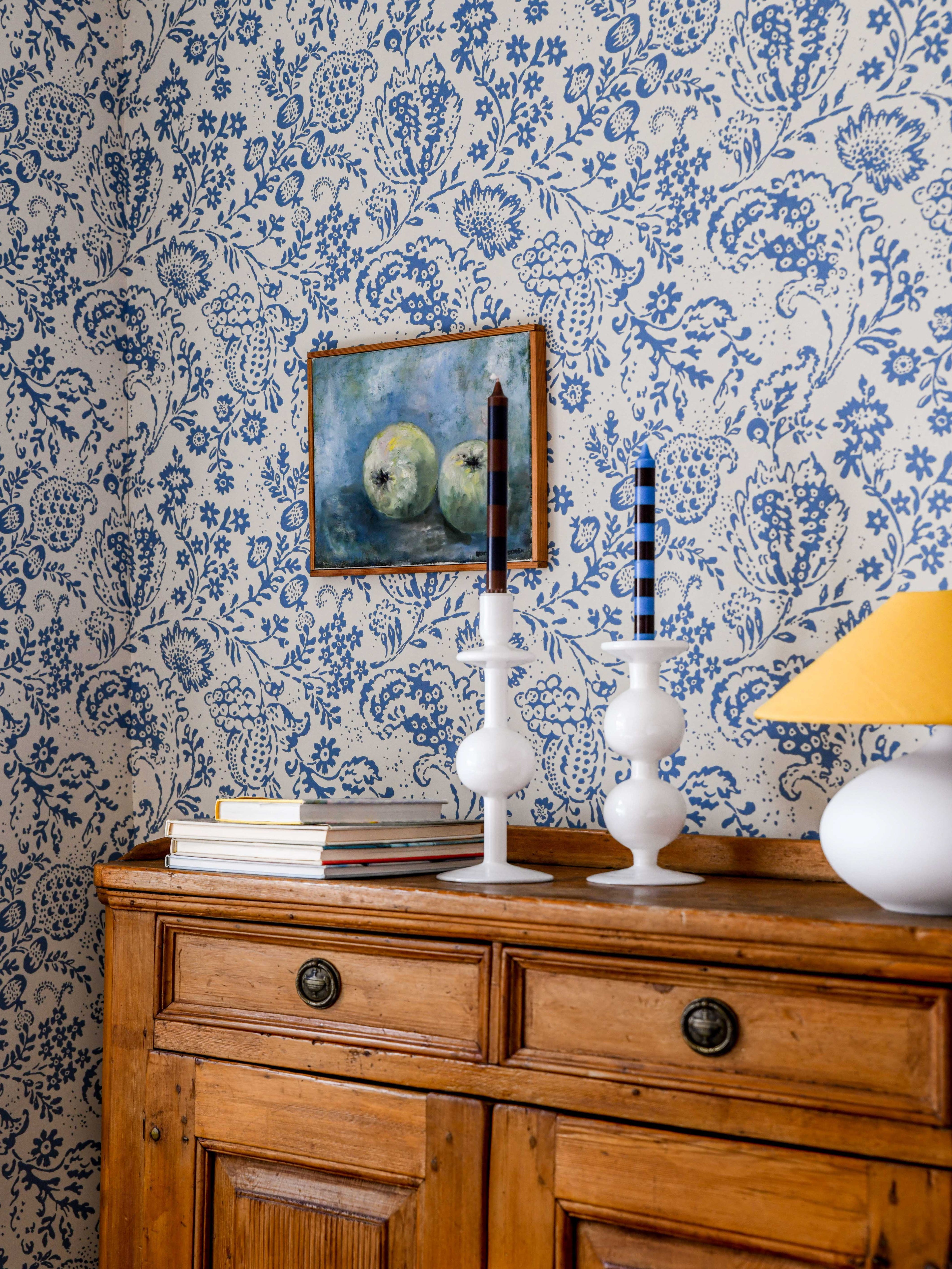 Halcyon Days wallpaper by Langelid/von Bromssen - floral design in Blue
