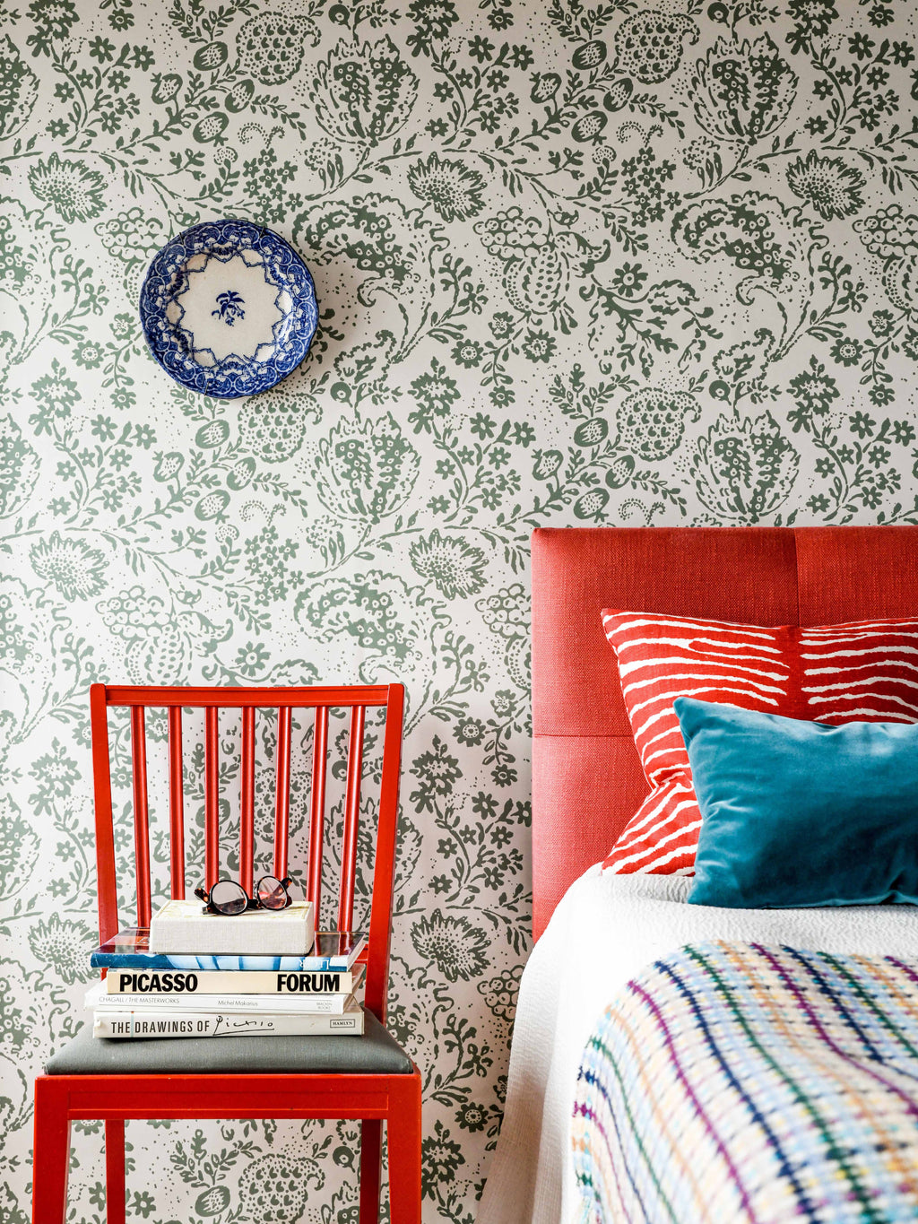 Halcyon Days wallpaper by Langelid/von Bromssen - floral design in Green