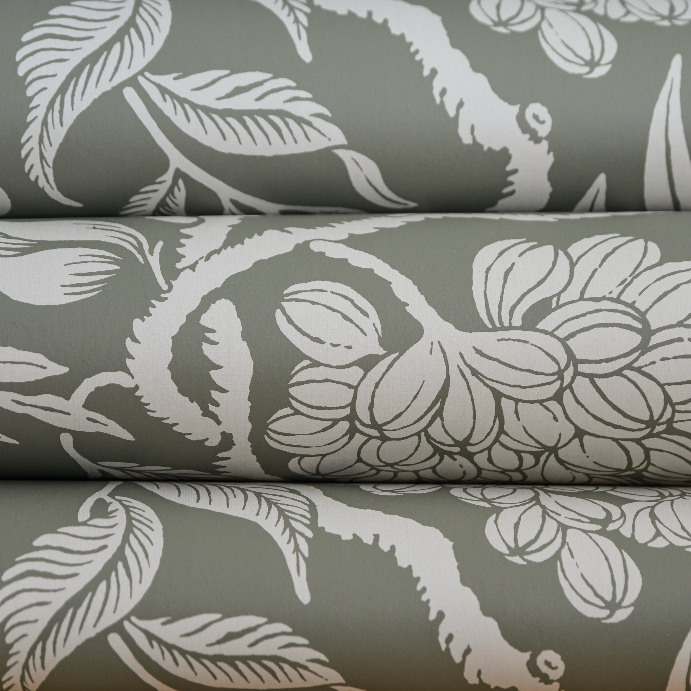 Cornucopia wallpaper by Langelid/von Bromssen - floral design in Green – Khaki