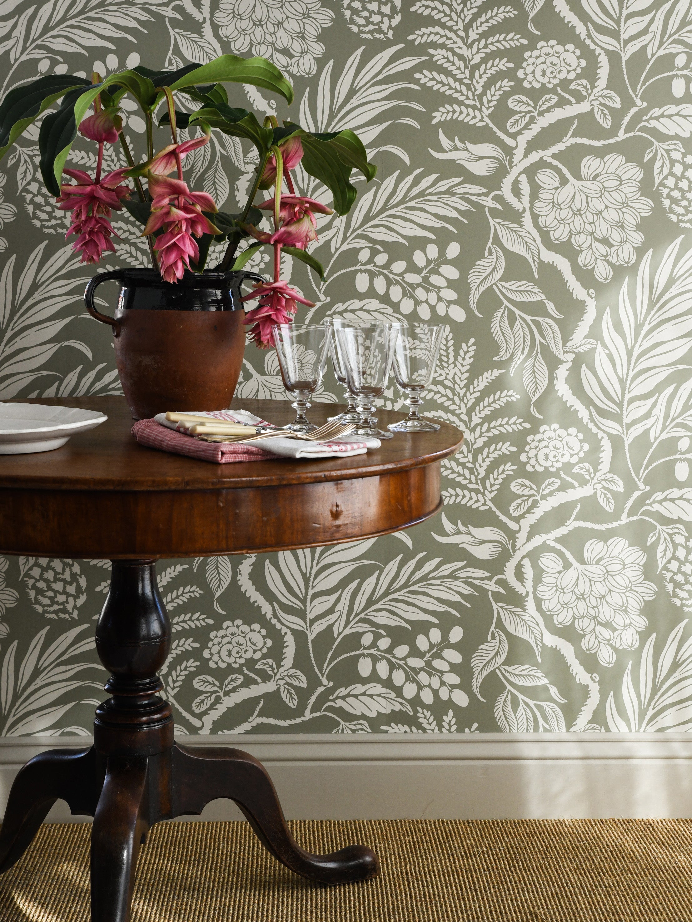 Cornucopia wallpaper by Langelid/von Bromssen - floral design in Green – Khaki