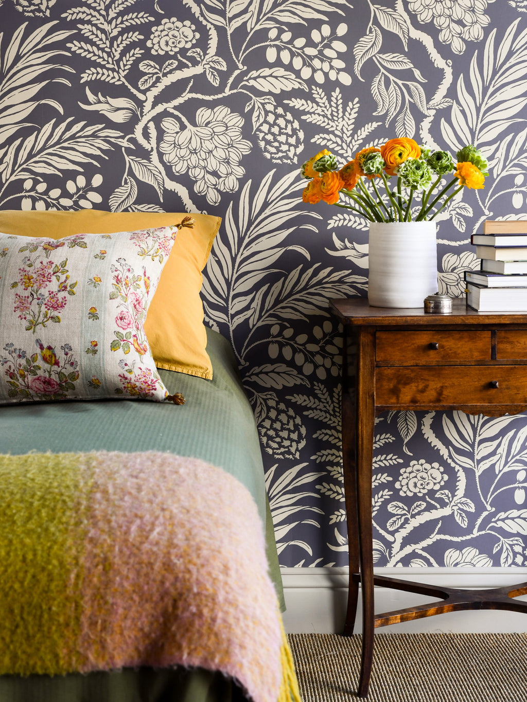 Cornucopia wallpaper by Langelid/von Bromssen - floral design in Grey