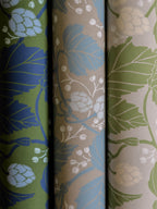 Hops and Glory wallpaper by Langelid/von Bromssen - botanical design in Green – Leaf