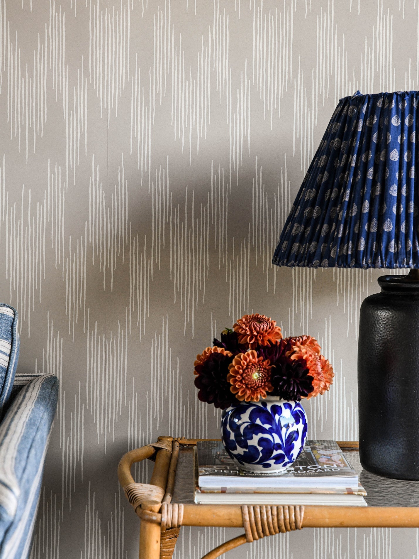 Ikat wallpaper by Langelid/von Bromssen - geometric design in Cream