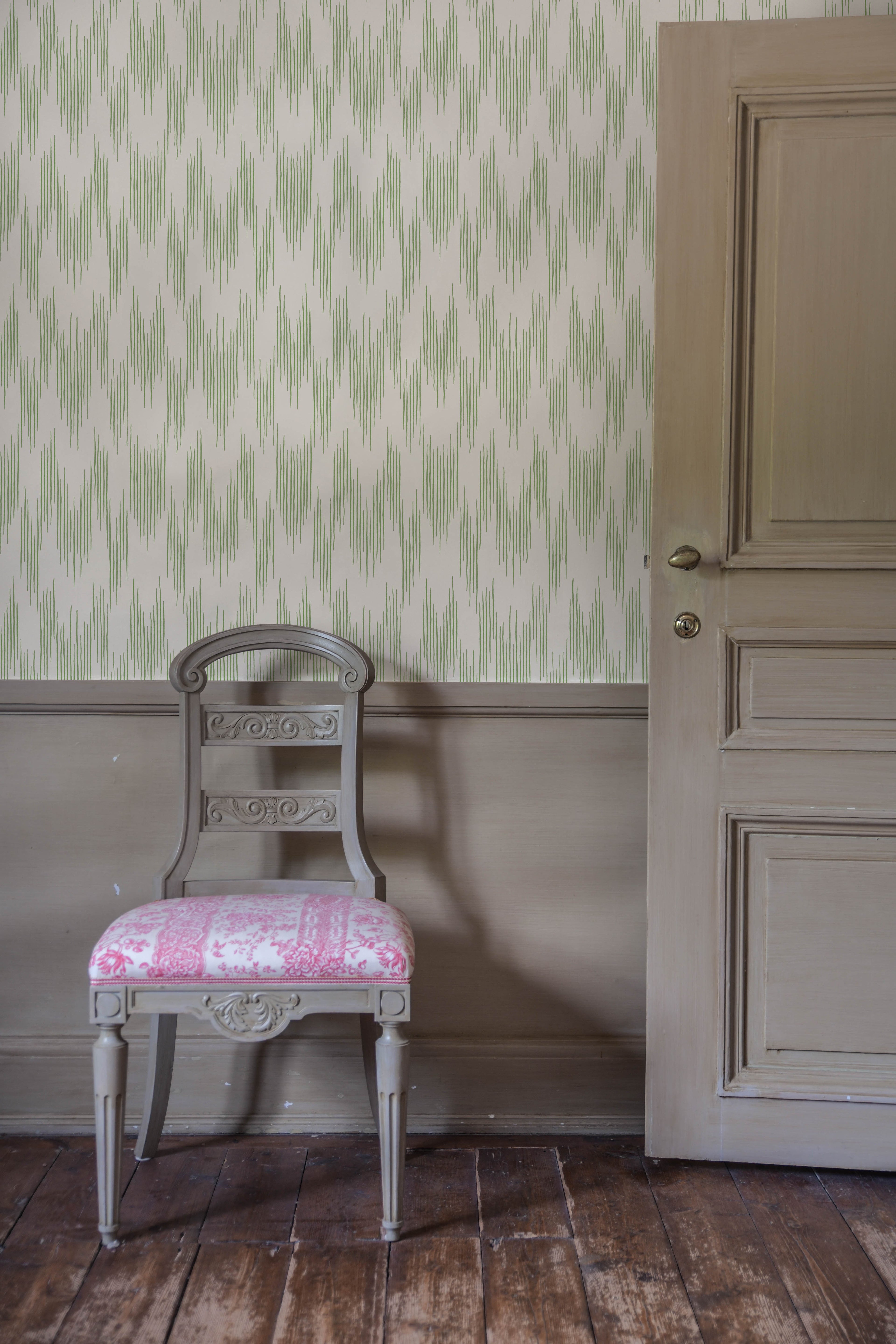 Ikat wallpaper by Langelid/von Bromssen - geometric design in Green