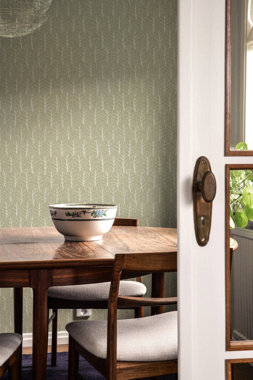 Coleslaw wallpaper by Langelid/von Bromssen - botanical design in Green