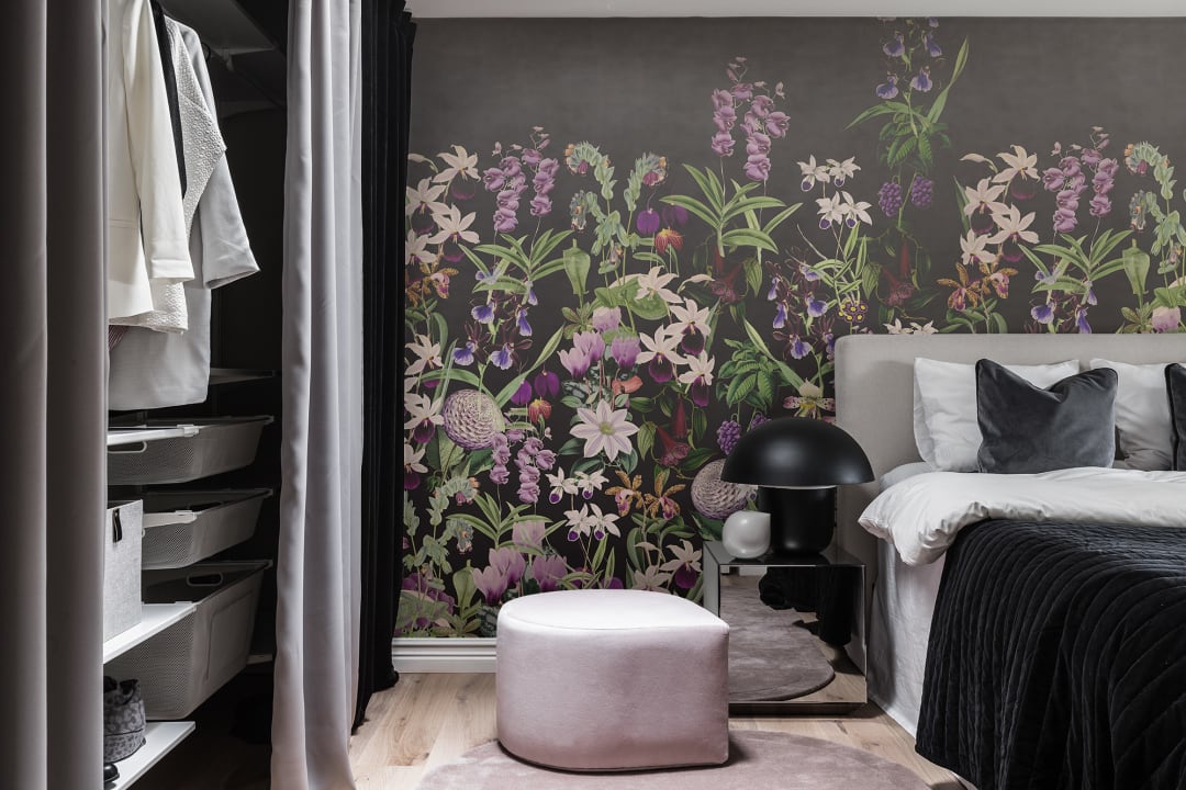 Alice's Garden Mural - Wallpaper Trader