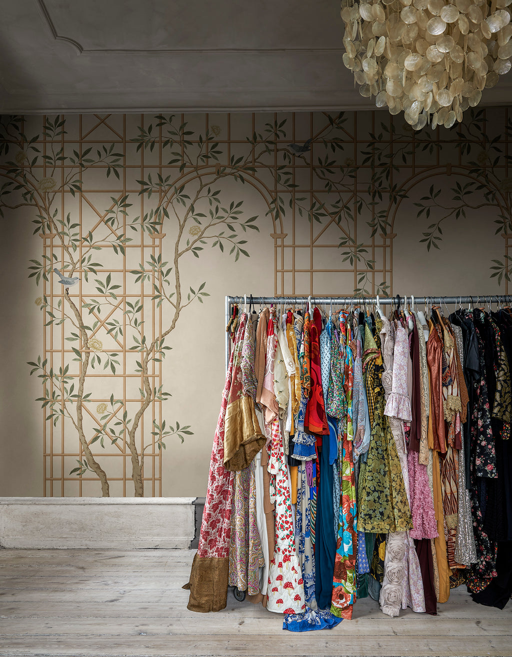 Chinoiserie Trellis wall mural by Rebel Walls in Beige – Sand, styled room