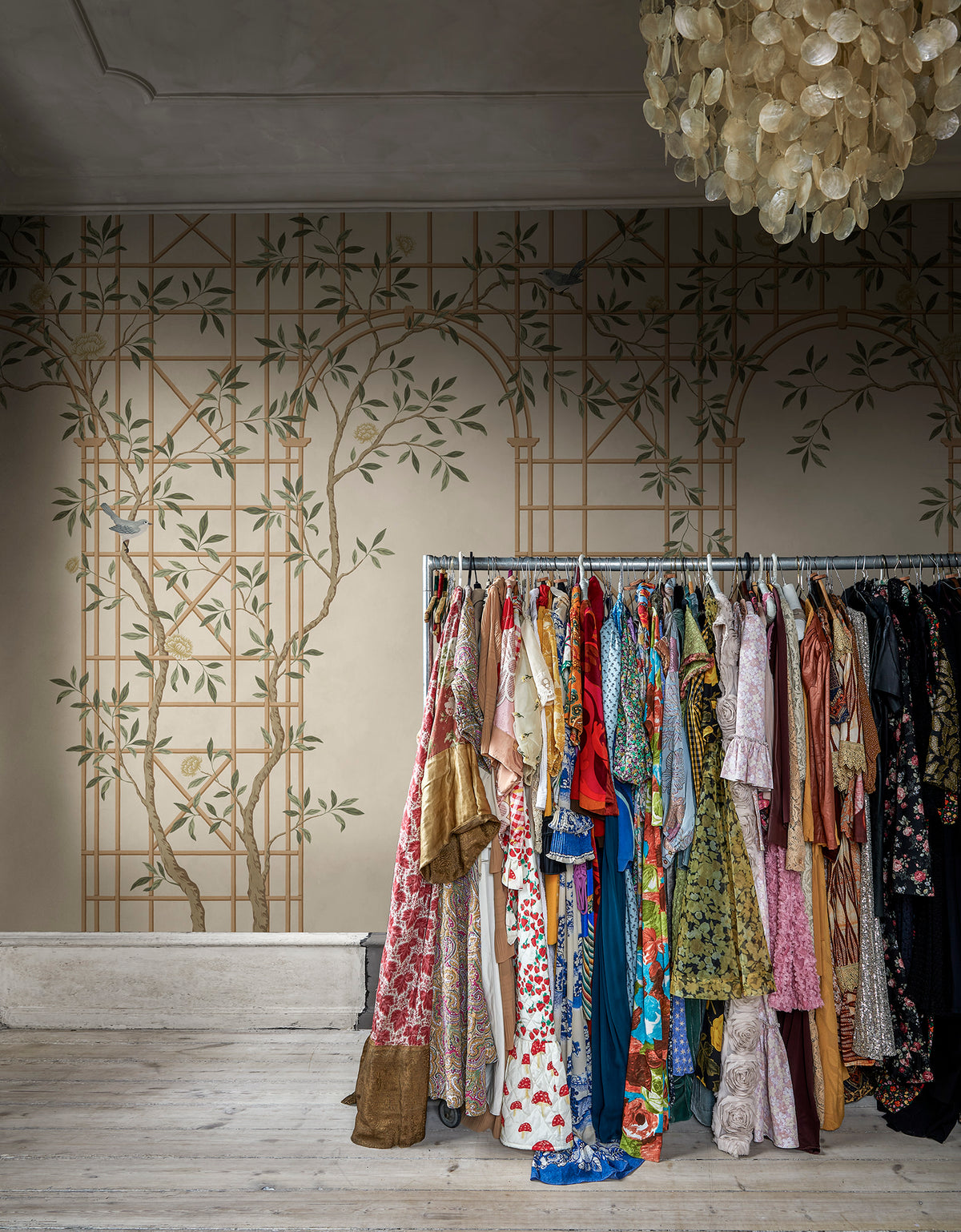 Chinoiserie Trellis wall mural by Rebel Walls in Beige – Sand, styled room