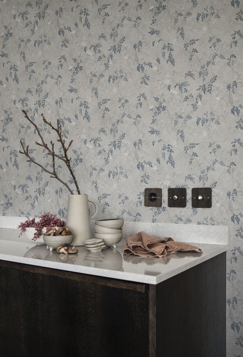 Irene wallpaper by Sandberg in a room setting