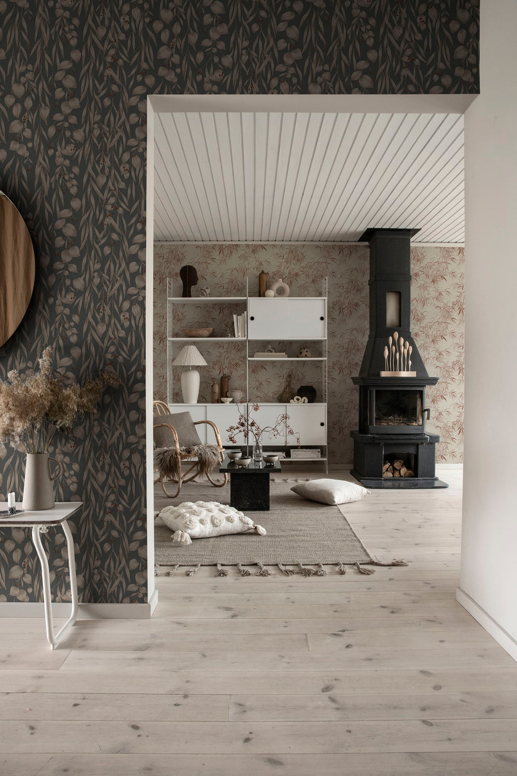 Sara wallpaper by Sandberg in a room setting