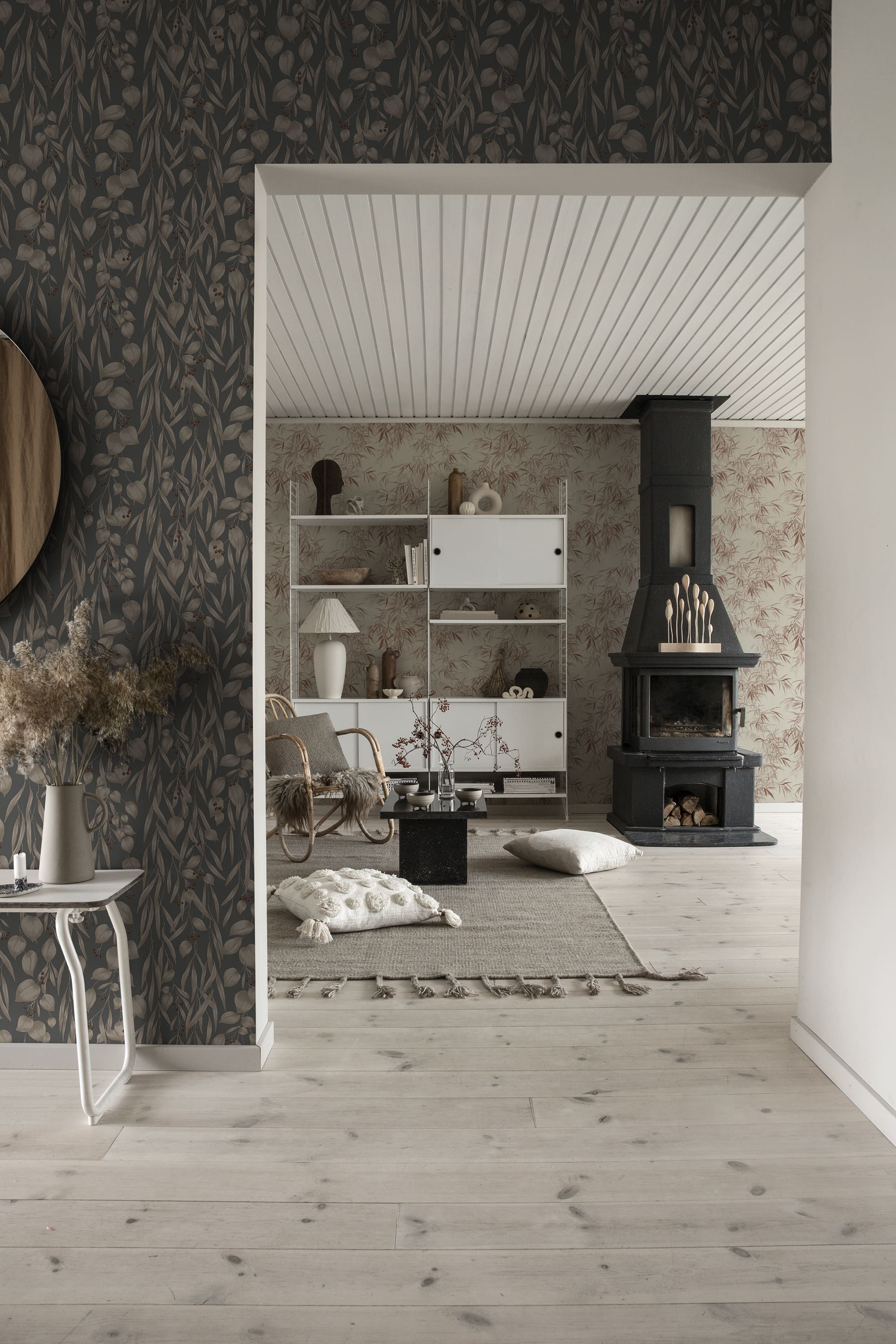 Sara wallpaper by Sandberg in a room setting
