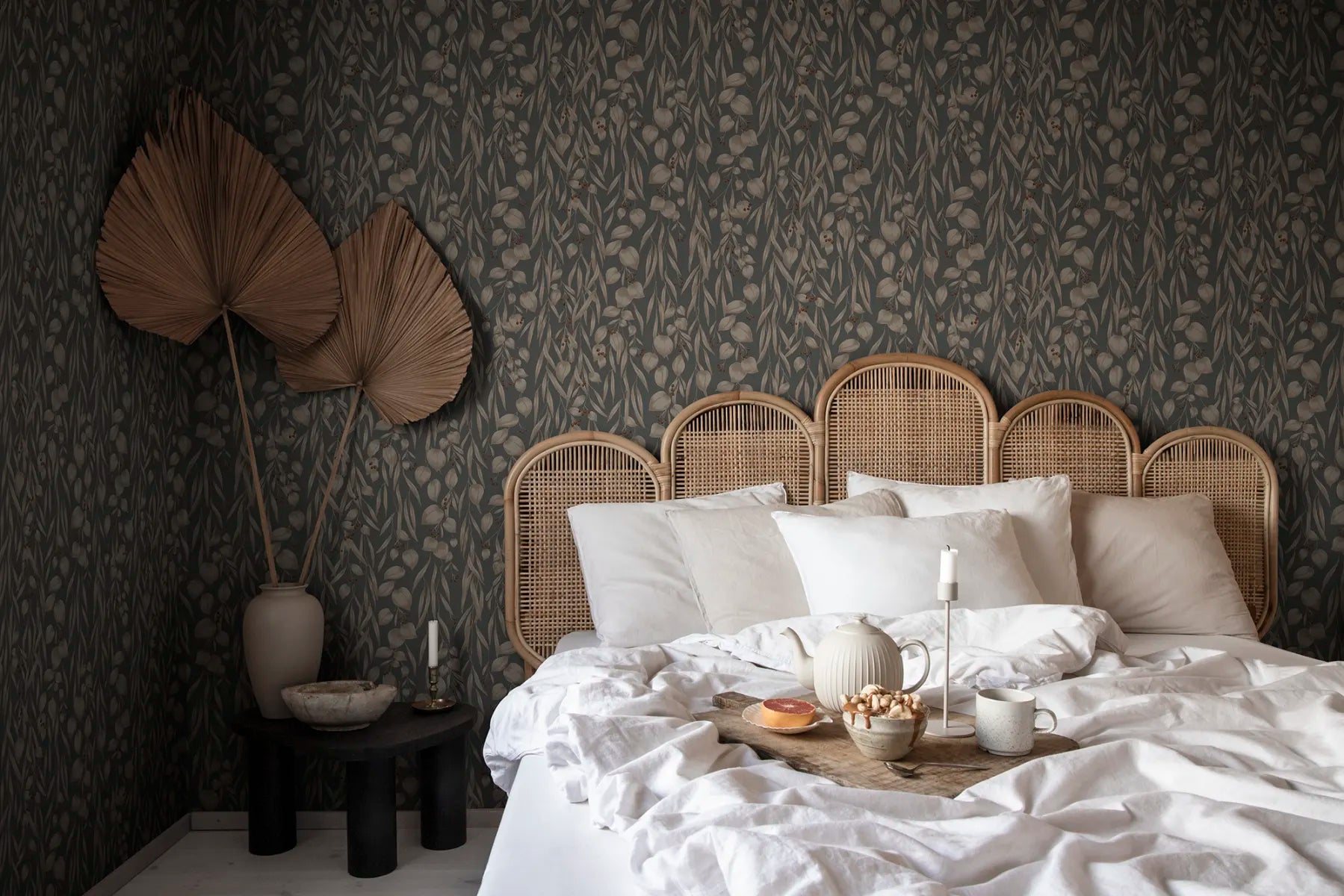 Sara wallpaper by Sandberg in a room setting