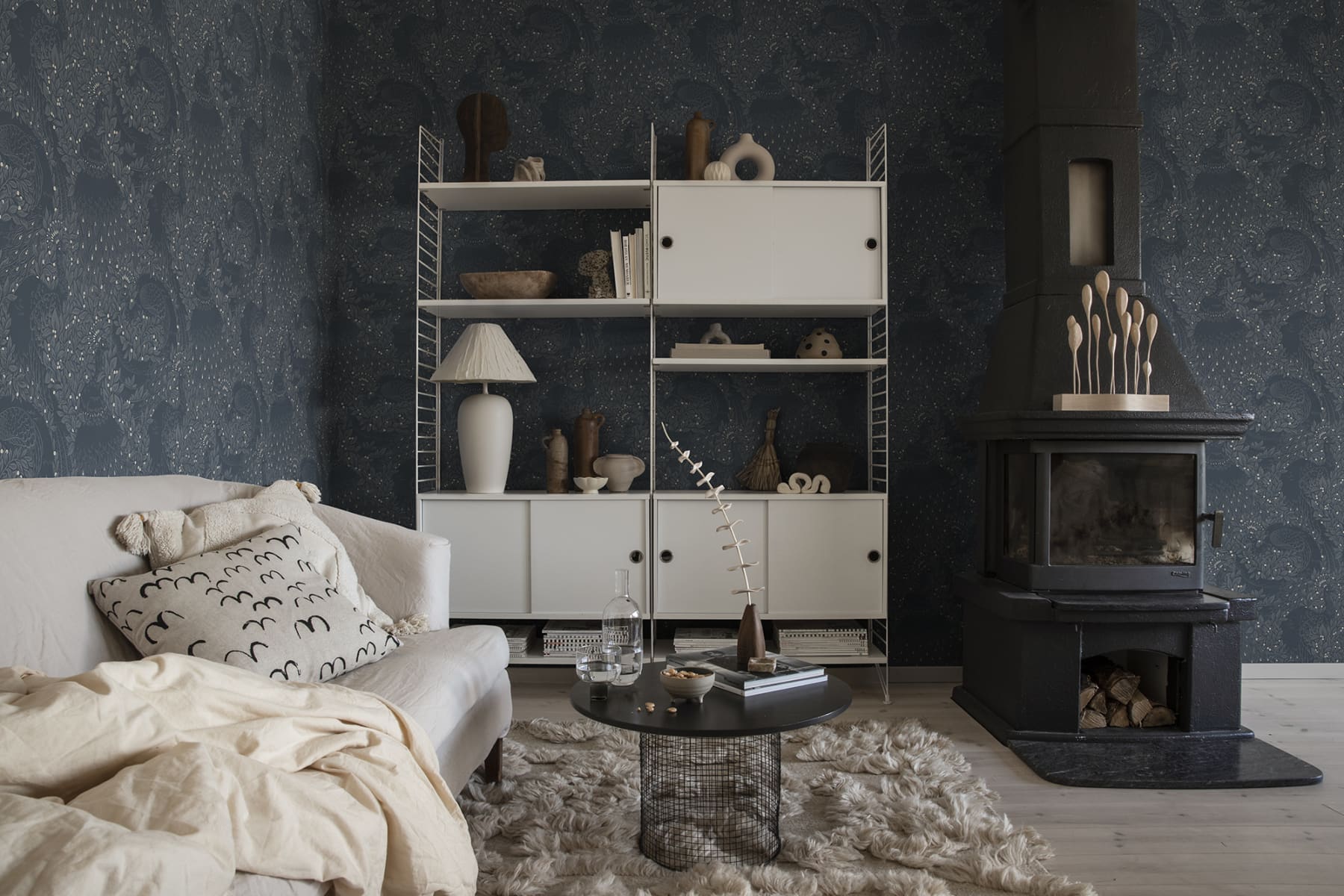 Evelina wallpaper by Sandberg in a room setting
