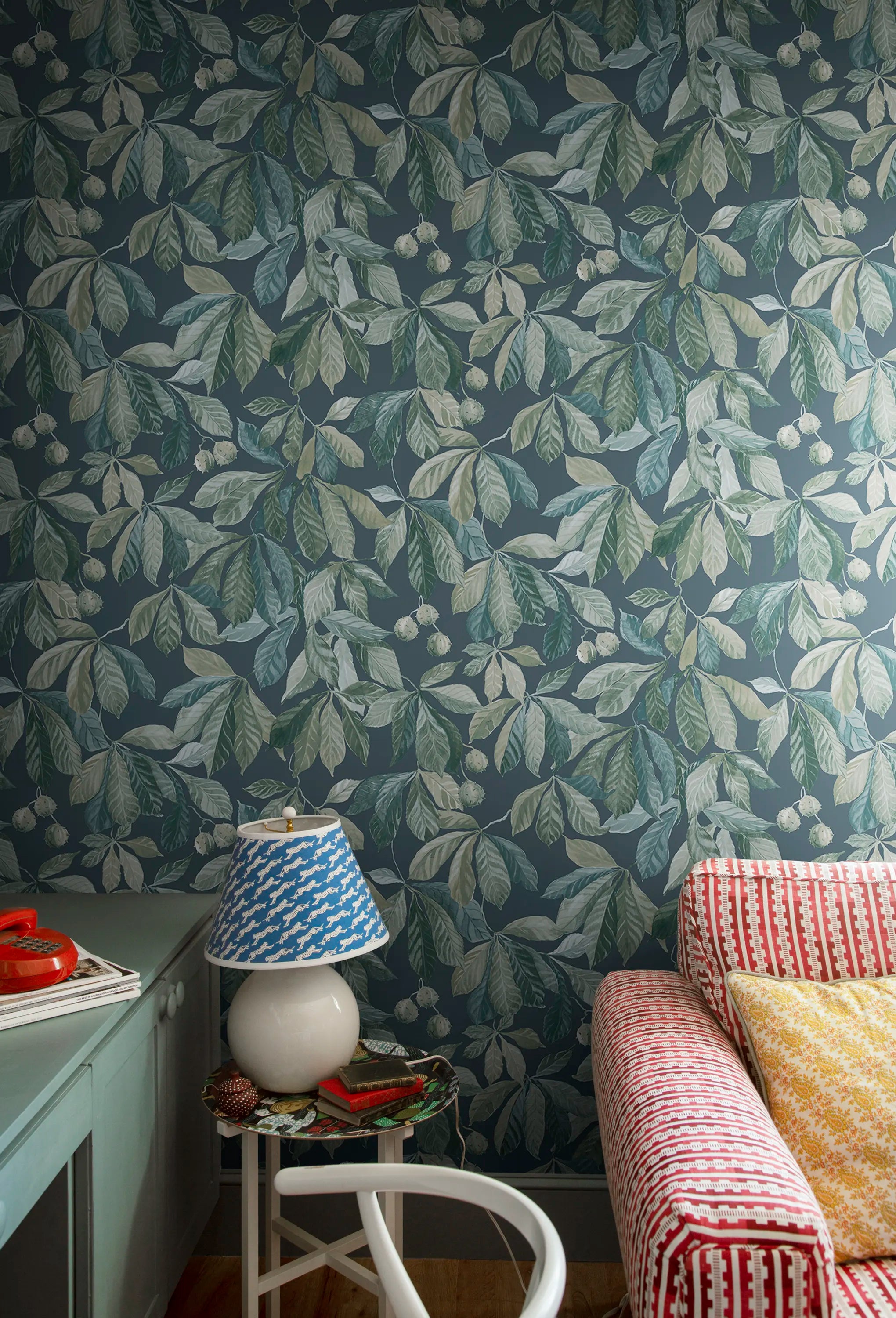 Kersti wallpaper by Sandberg in a room setting