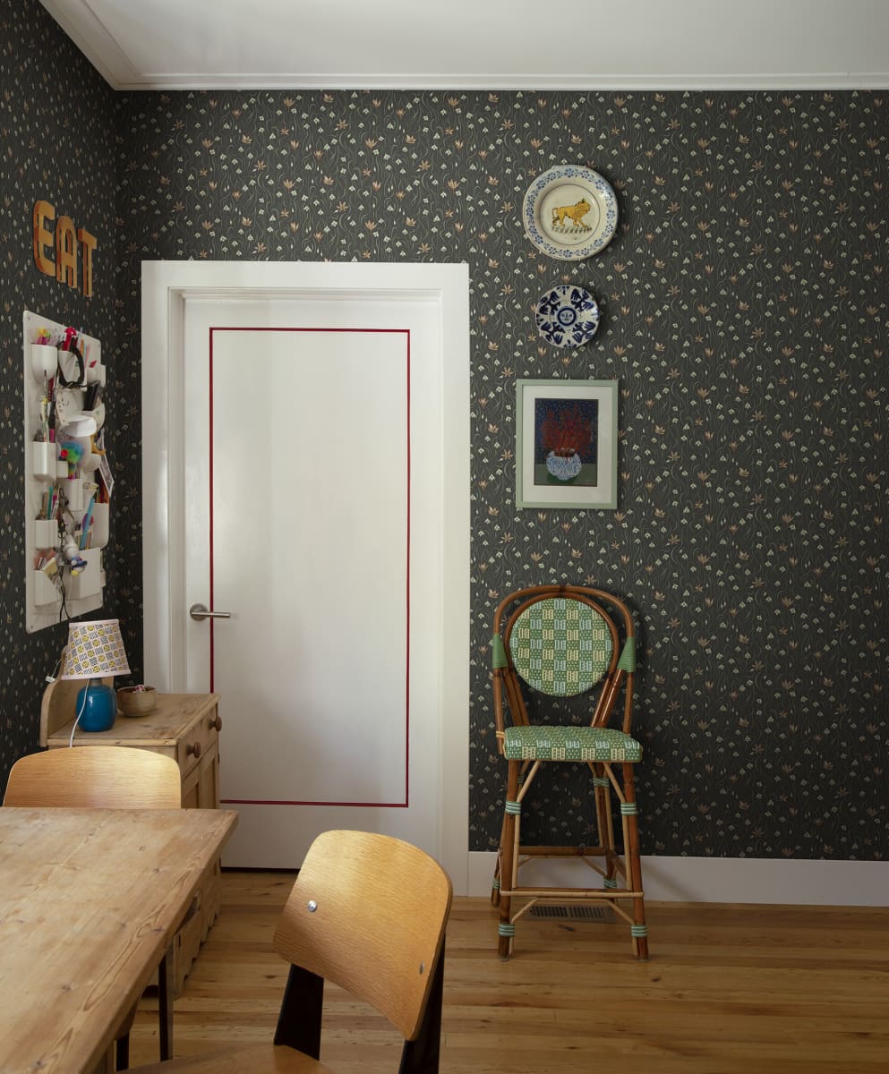 Signe wallpaper by Sandberg in a room setting