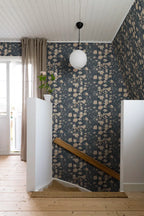 Karins Bukett wallpaper by Sandberg in a room setting