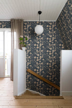Karins Bukett wallpaper by Sandberg in a room setting
