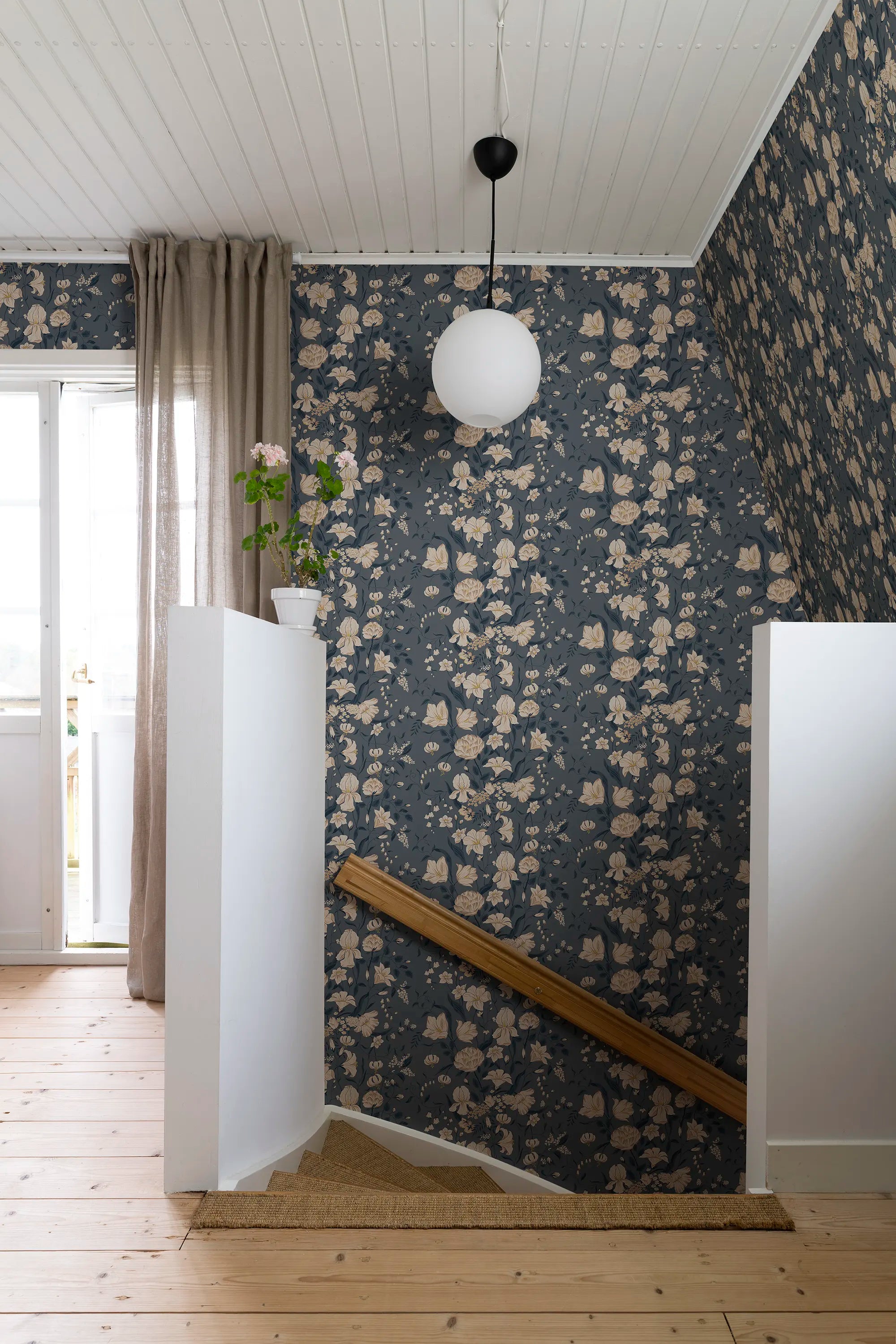 Karins Bukett wallpaper by Sandberg in a room setting
