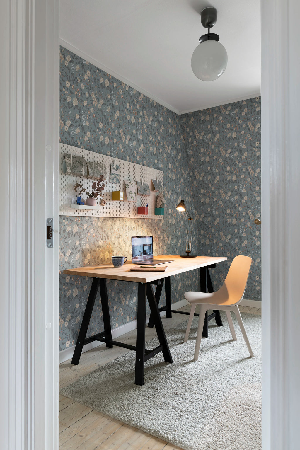Till Karin wallpaper by Sandberg – modern design, Folklore Blue, styled in a second room setting