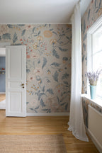 Suzanne wallpaper by Sandberg – floral design, Blue – Folklore Blue