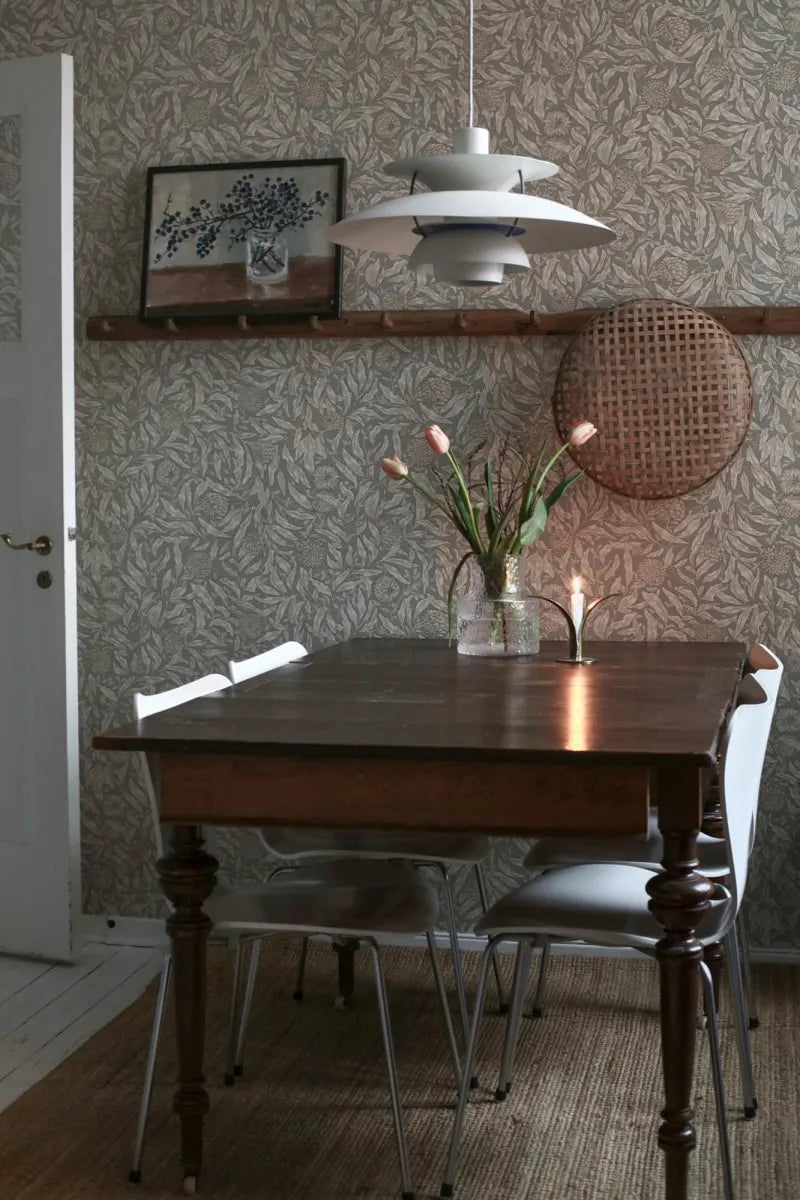 Olof wallpaper by Sandberg in a room setting