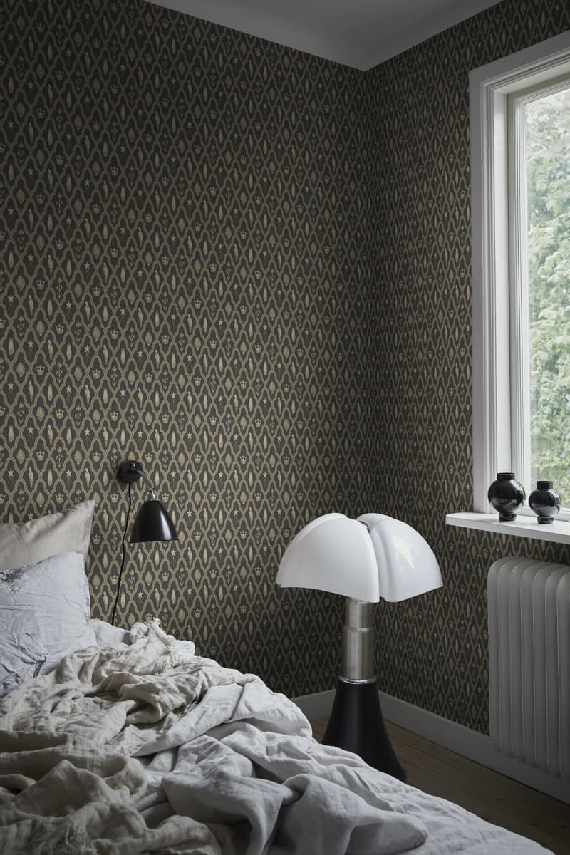 Turtledove Barn wallpaper by Sandberg in a room setting