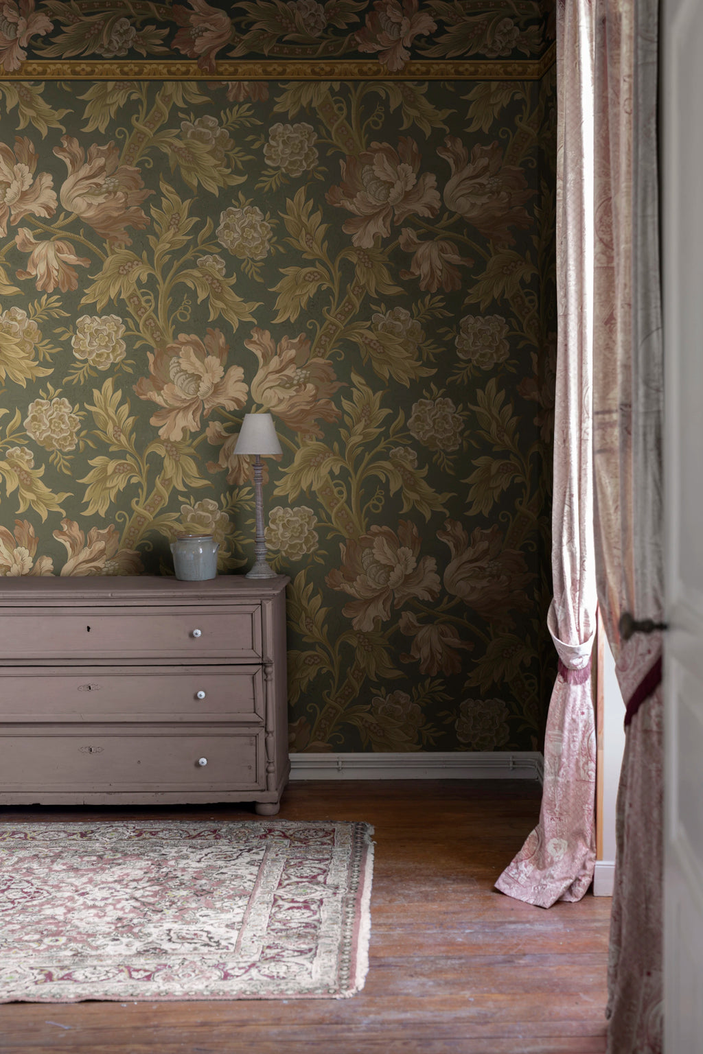 Esther wallpaper by Sandberg – botanical design, Green – Forest Green – styled in a room setting