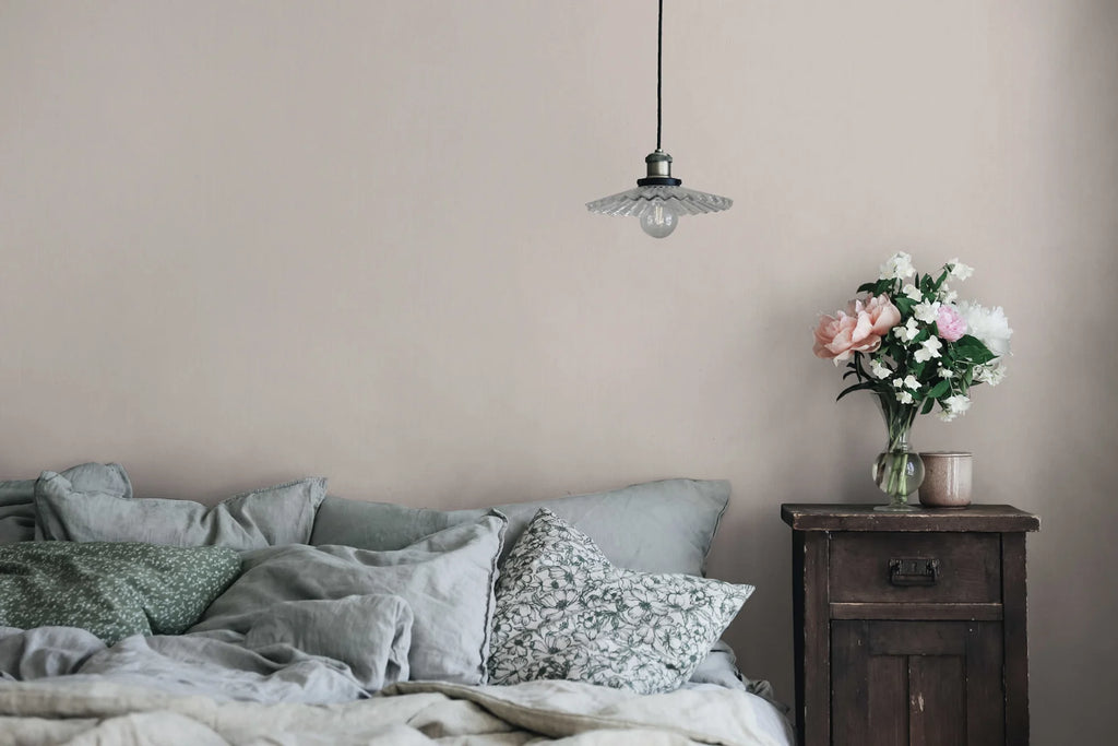 Linne wallpaper by Sandberg in a room setting