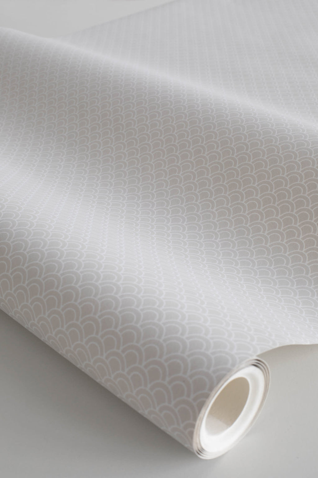 Valv wallpaper by Sandberg in Grey, close detail of the print