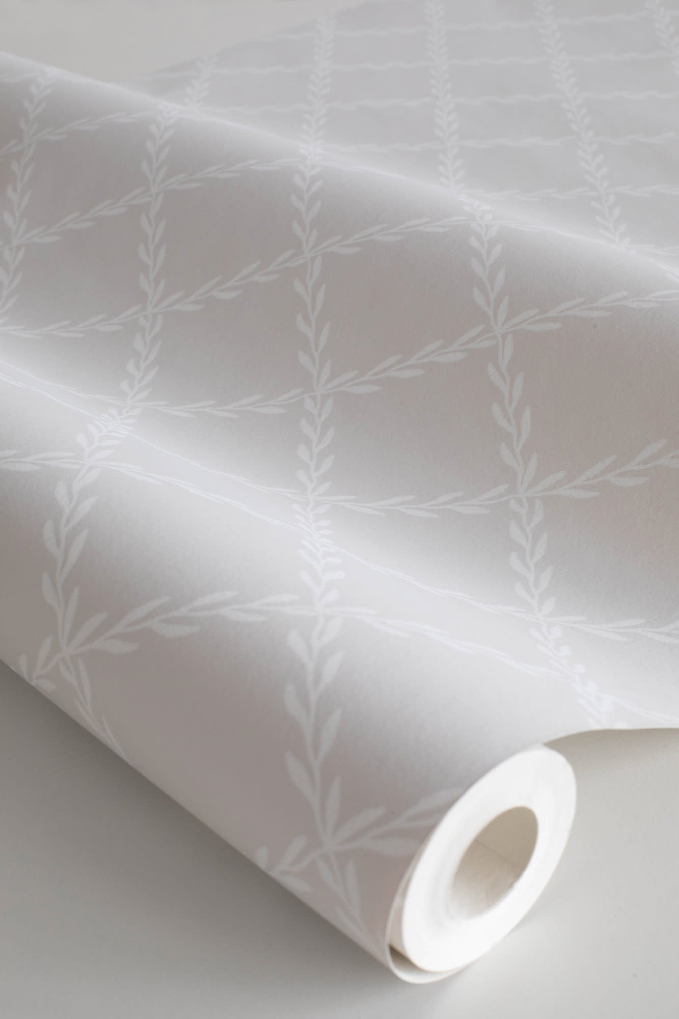 Trellis wallpaper by Sandberg in Grey, close detail of the print