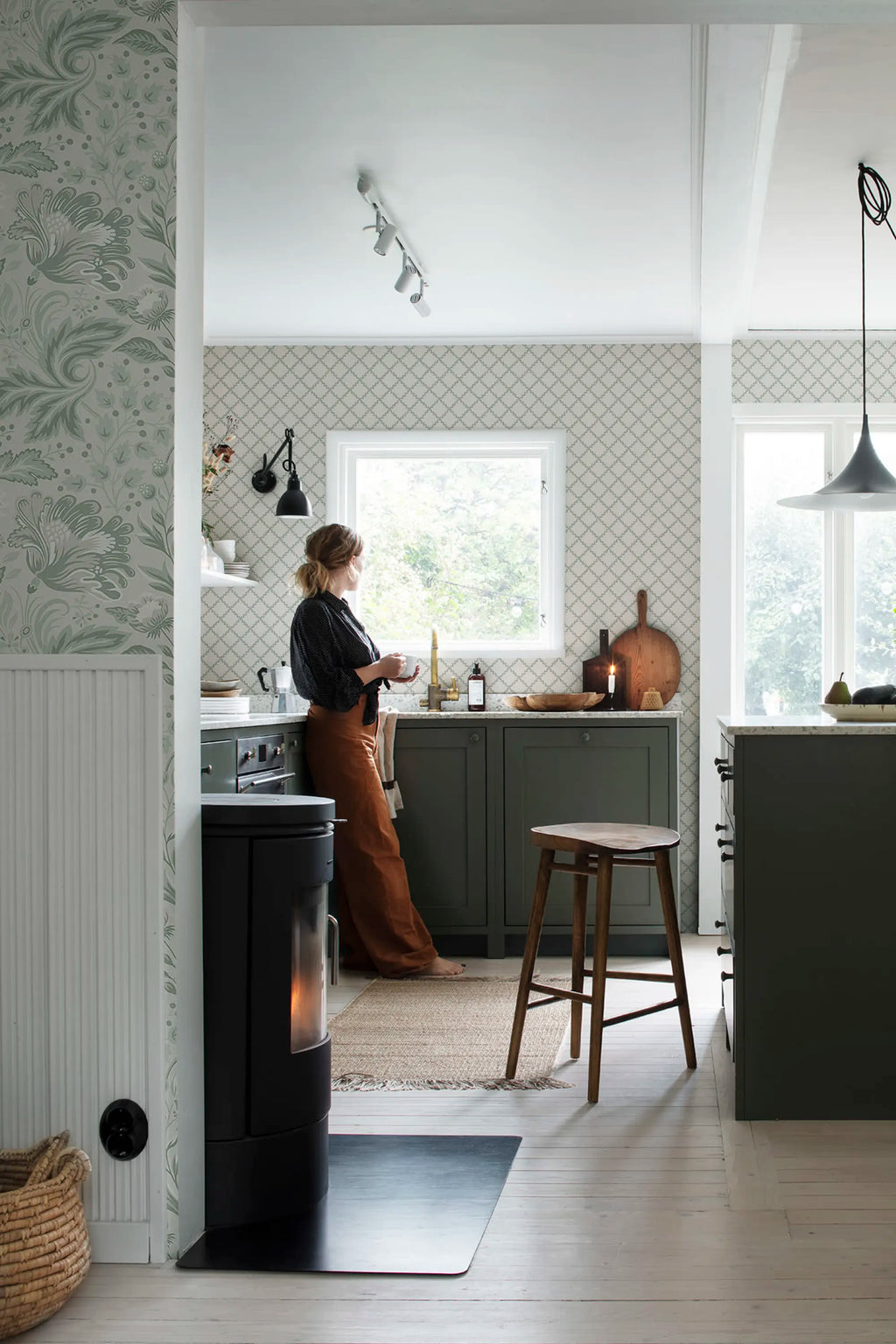 Trellis wallpaper by Sandberg in a room setting