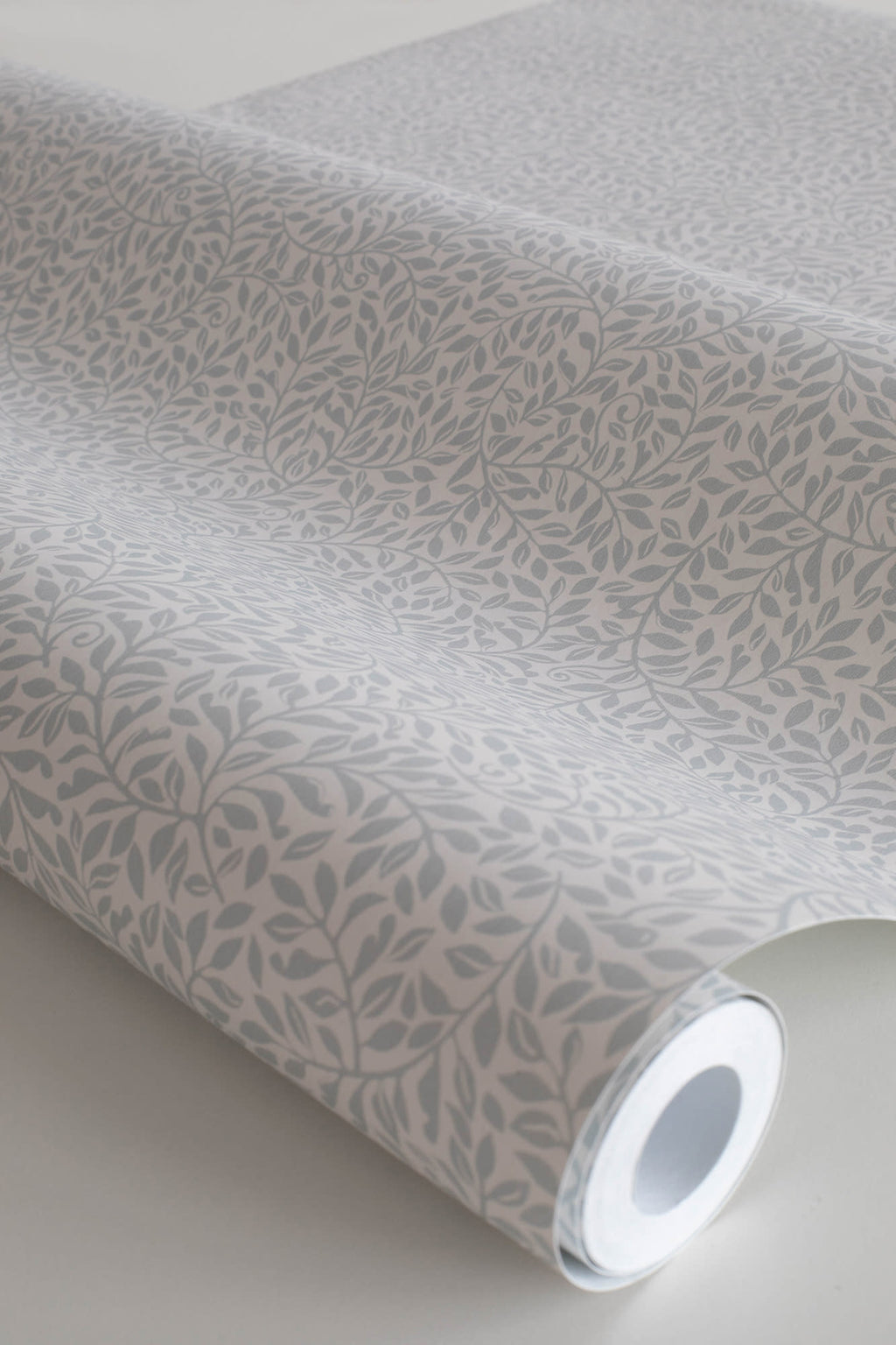 Bladverk wallpaper by Sandberg in Misty Blue, close detail of the print