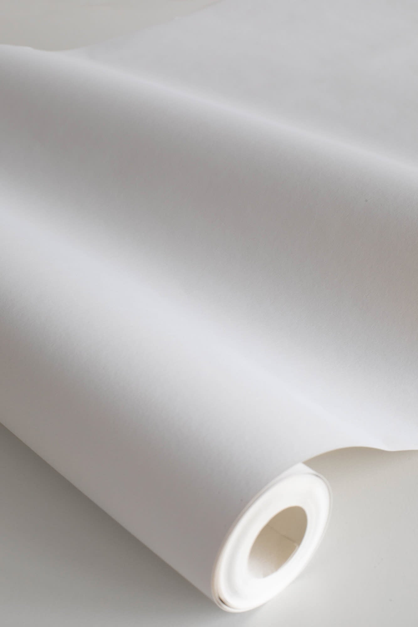 Sten wallpaper by Sandberg in White, close detail of the print