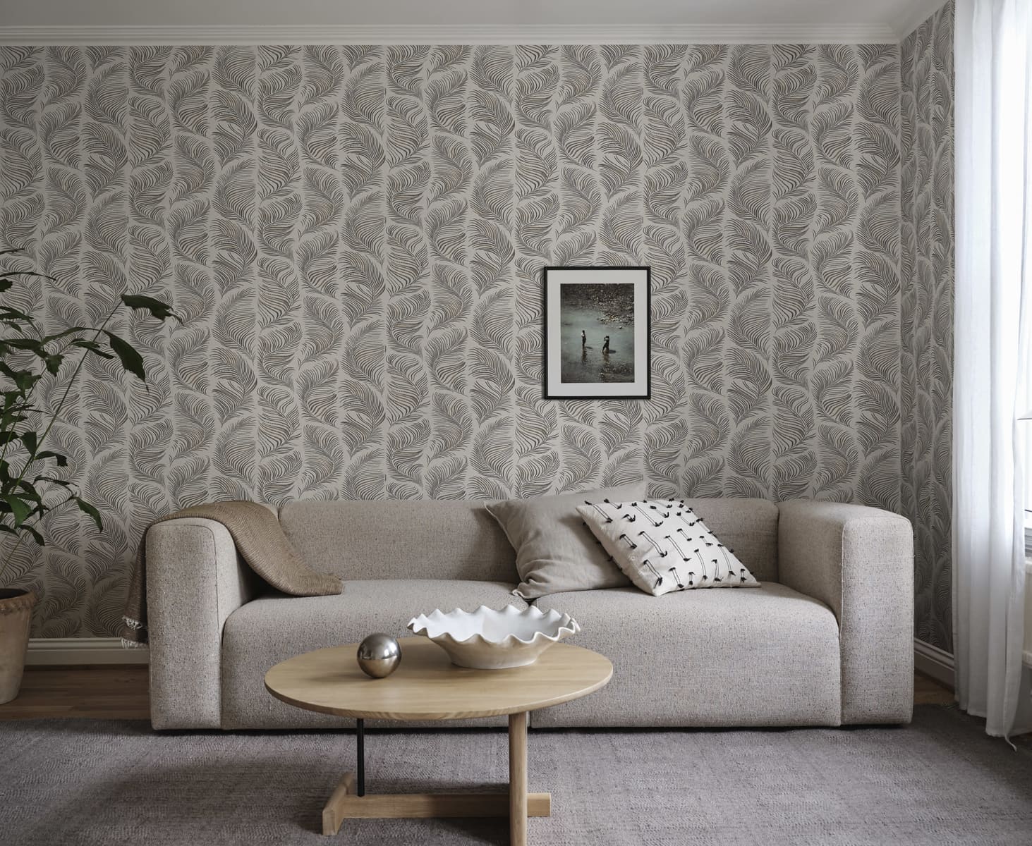 Grace wallpaper by Sandberg in a room setting