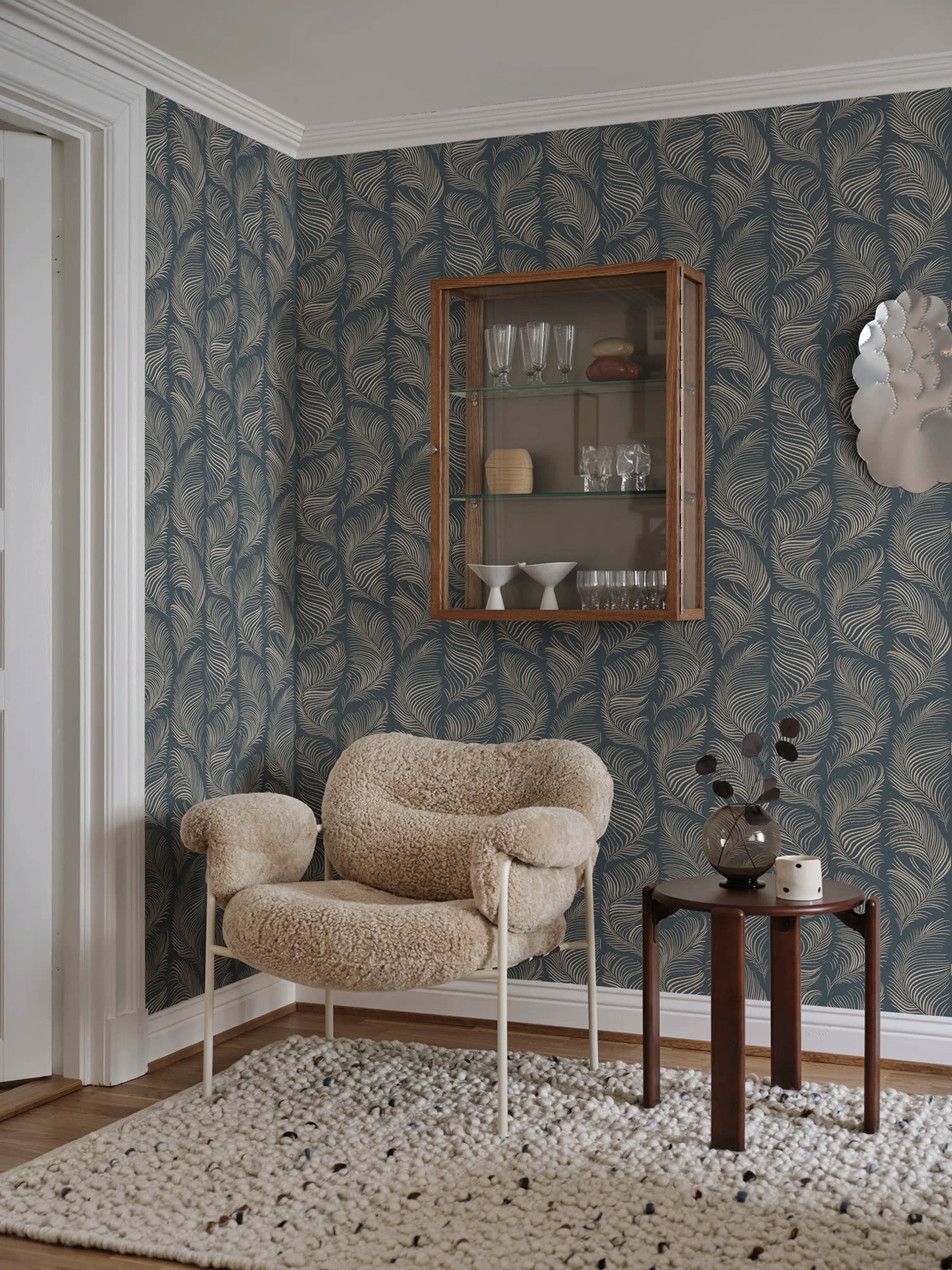 Grace wallpaper by Sandberg – Blue – Midnight Blue colourway, styled in a second room setting