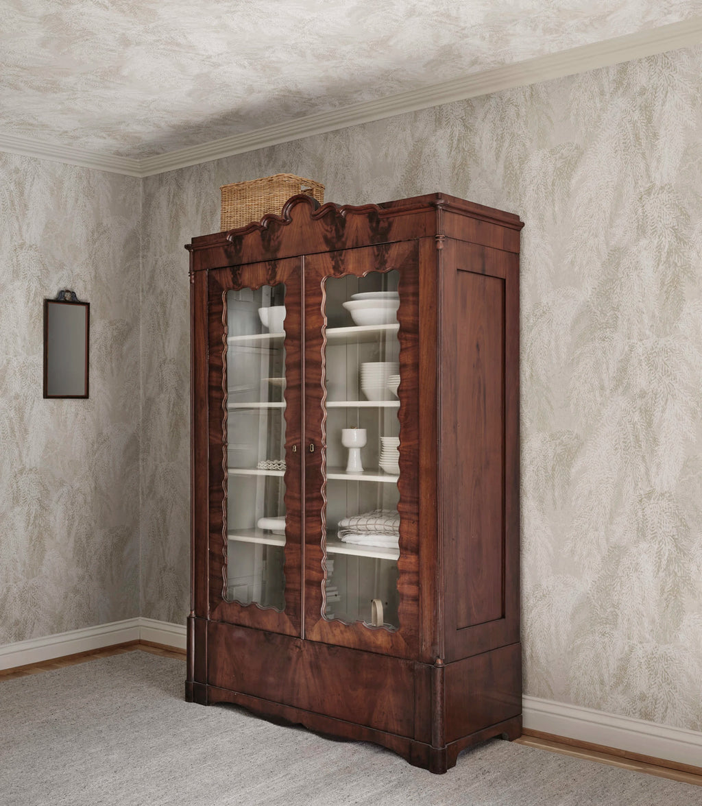 Ceder wall mural by Sandberg – botanical design, Beige – styled in a room setting
