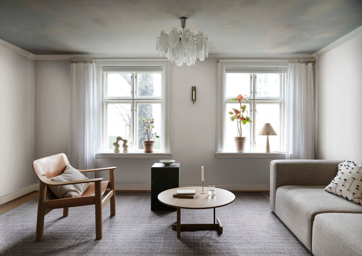 Moln Ceiling wall mural by Sandberg – sky & clouds design, Light Blue – styled in a room setting