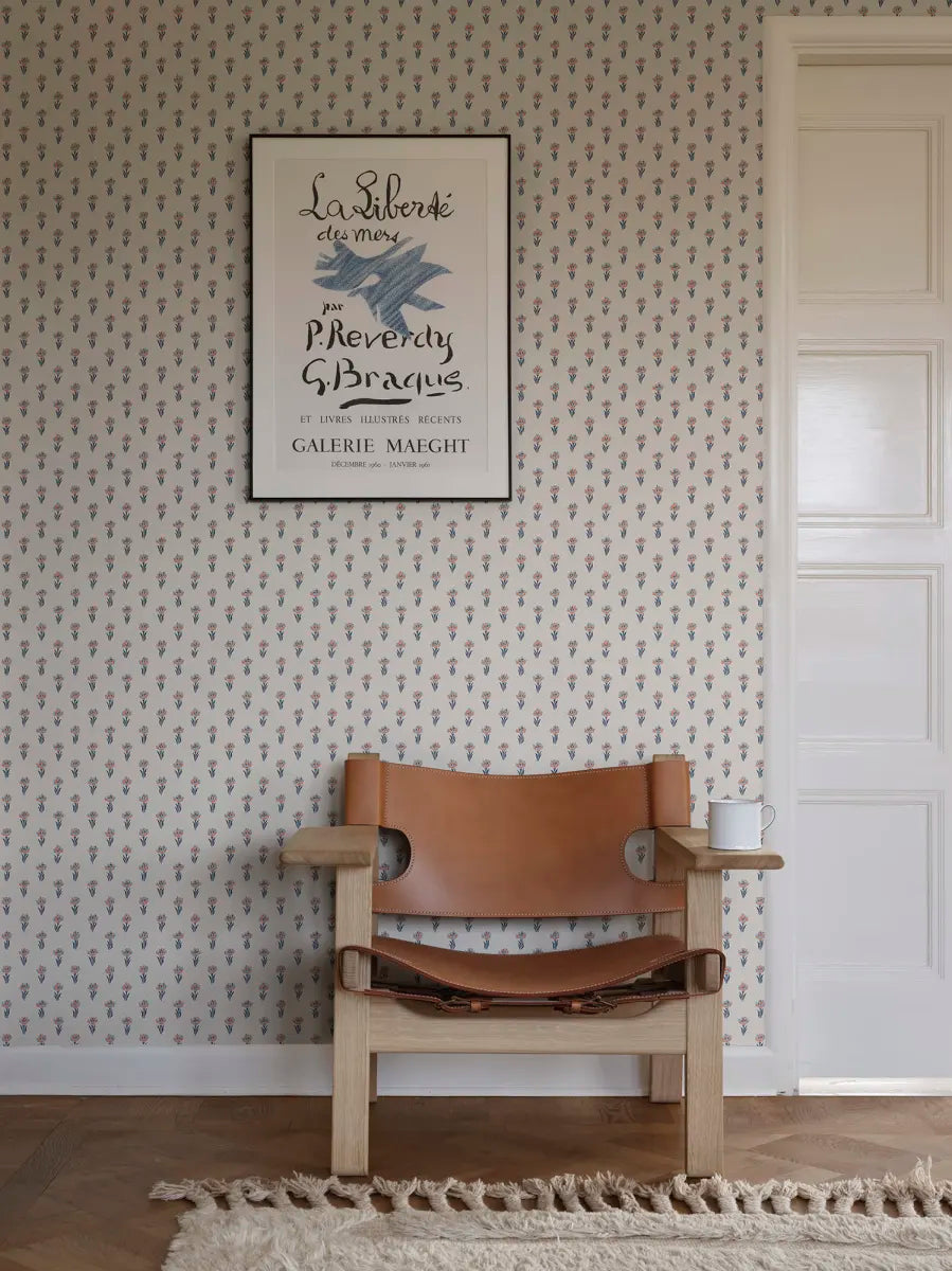 Betty wallpaper by Sandberg in a room setting