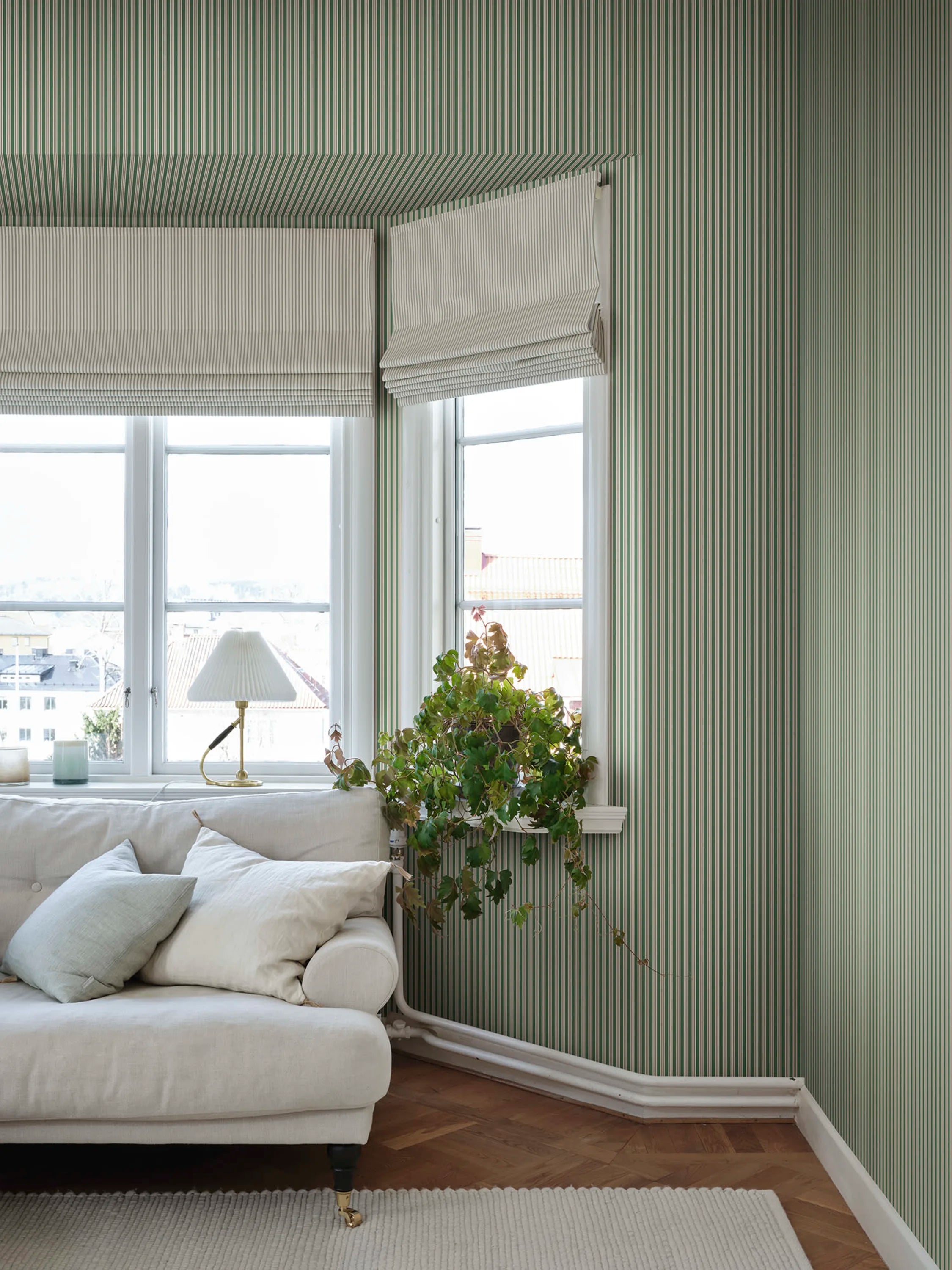 Linn wallpaper by Sandberg in a room setting