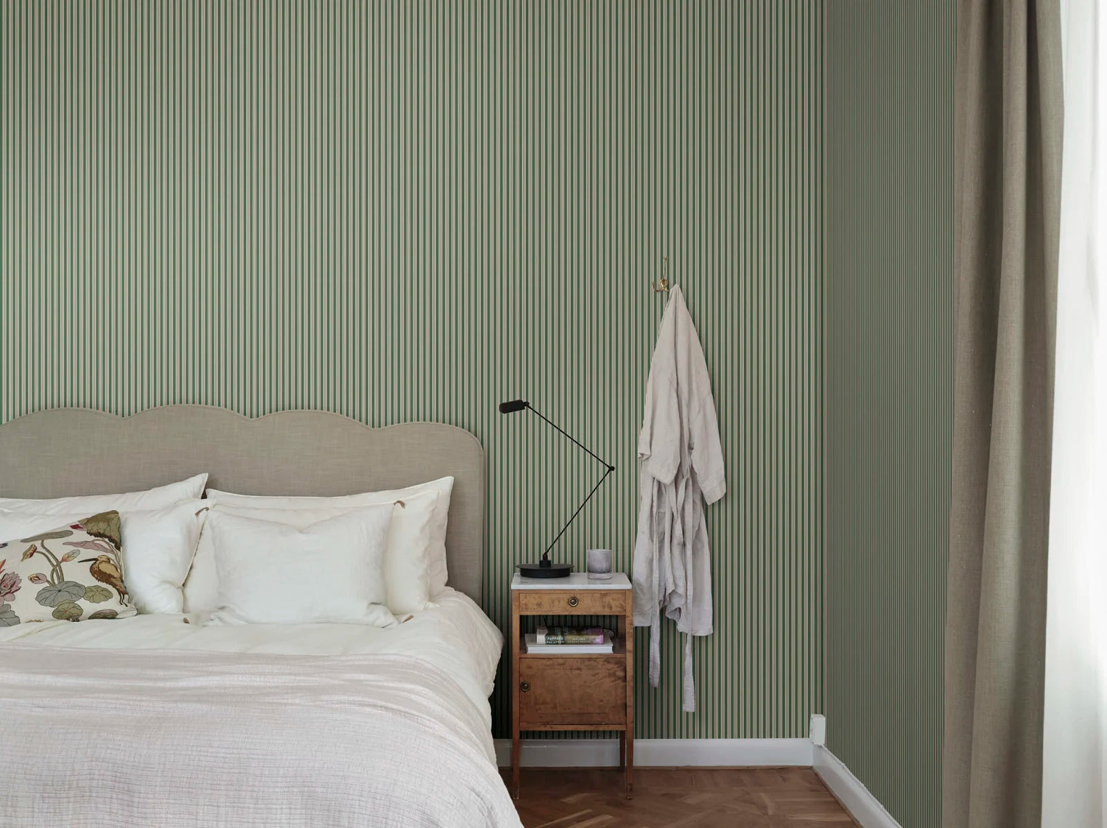 Linn wallpaper by Sandberg in a room setting