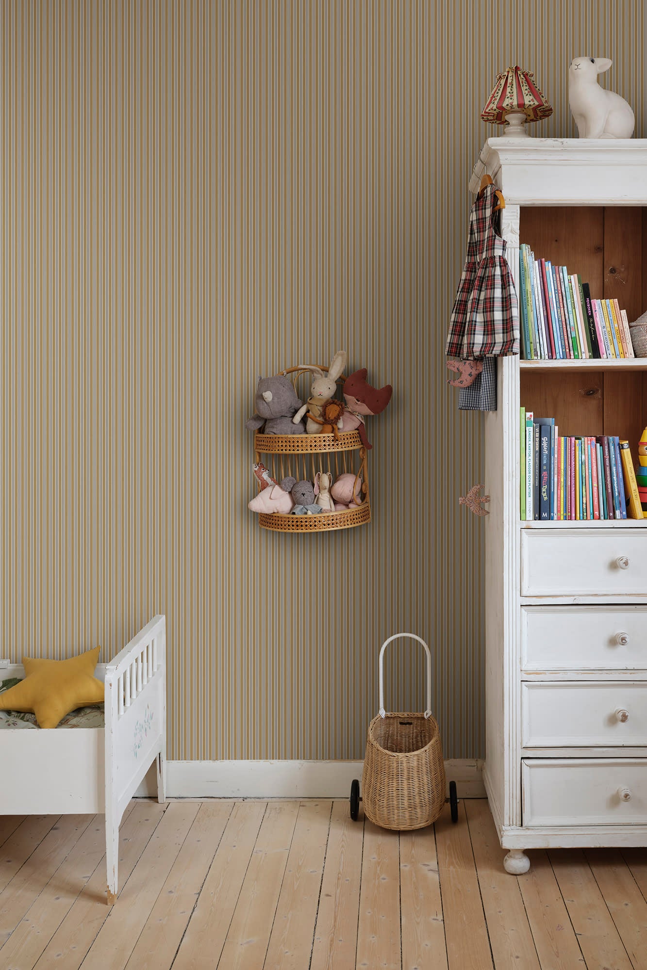 Linn wallpaper by Sandberg in Honey, styled on an interior wall