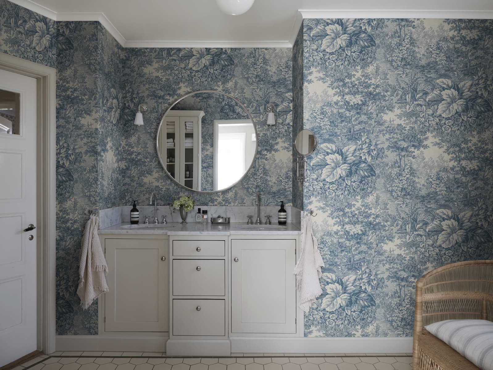 Forest Toile wall mural by Sandberg in a room setting