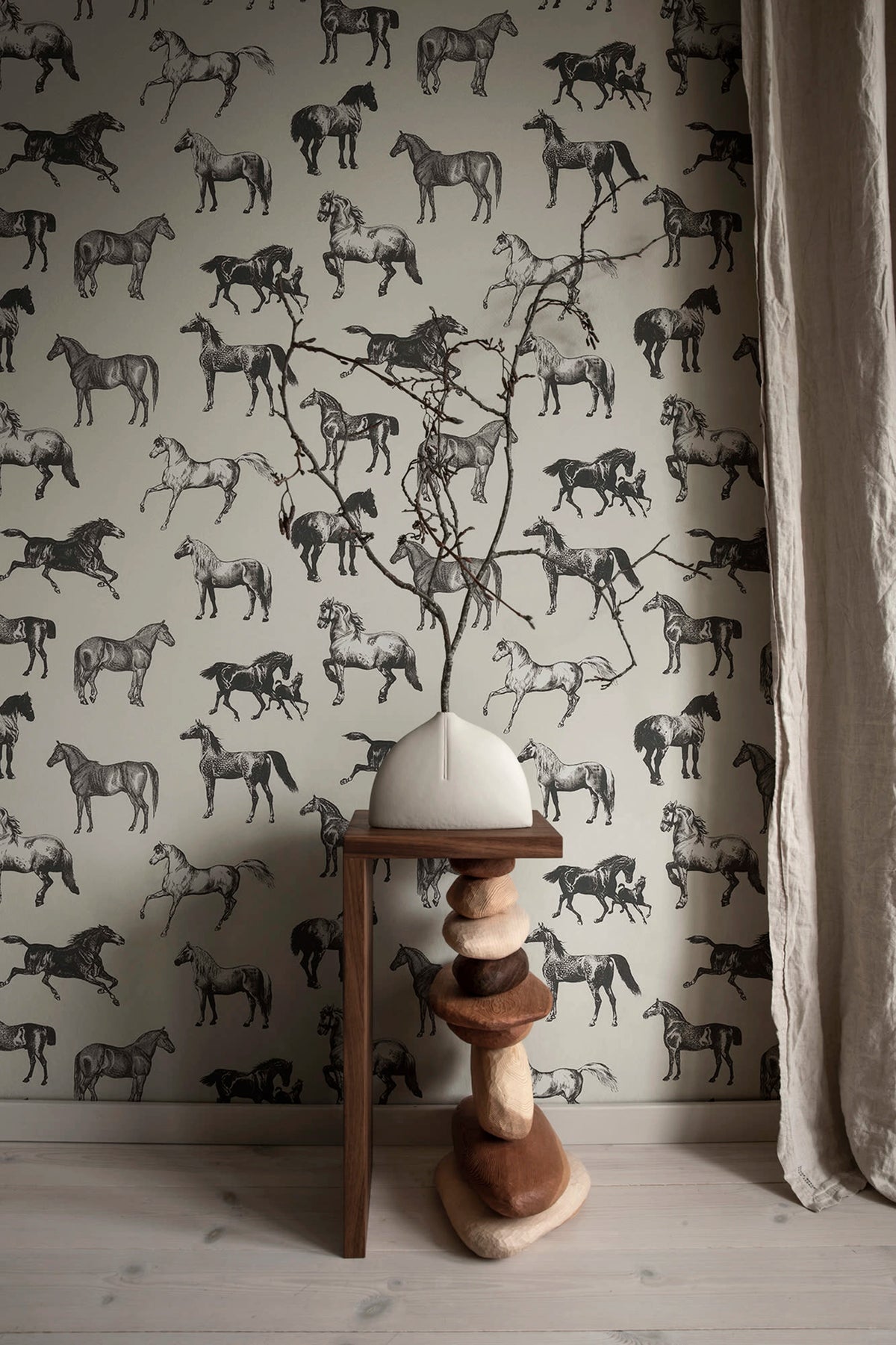 Colette wallpaper by Sandberg – animals design, Grey – Graphite – styled in a room setting, view 11
