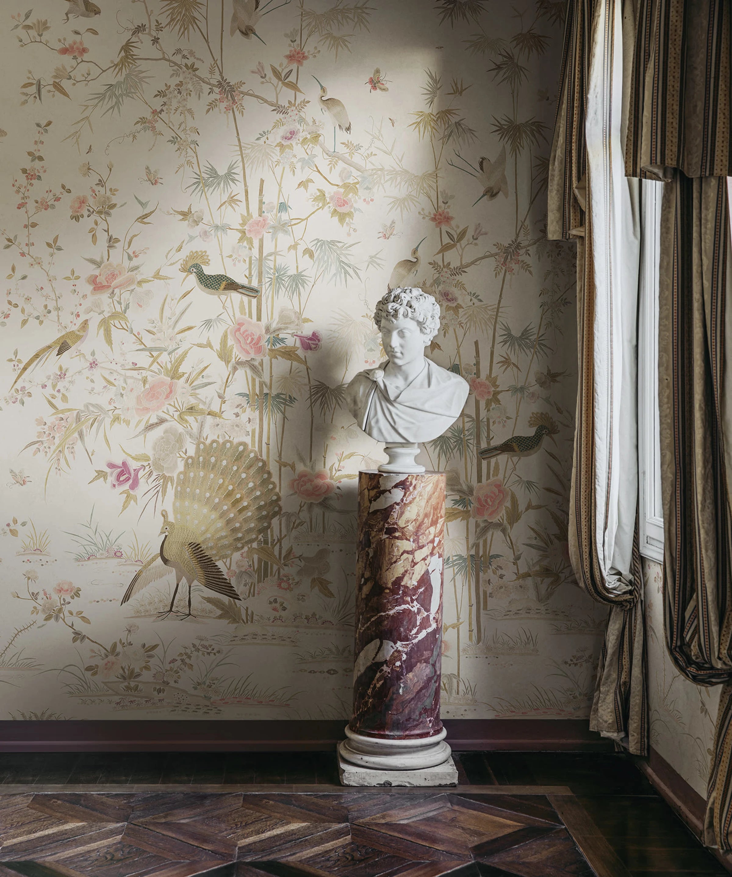 Chinoiserie Garden wallpaper by Sandberg – chinoiserie design, White – Eggshell – styled in a room setting, view 7