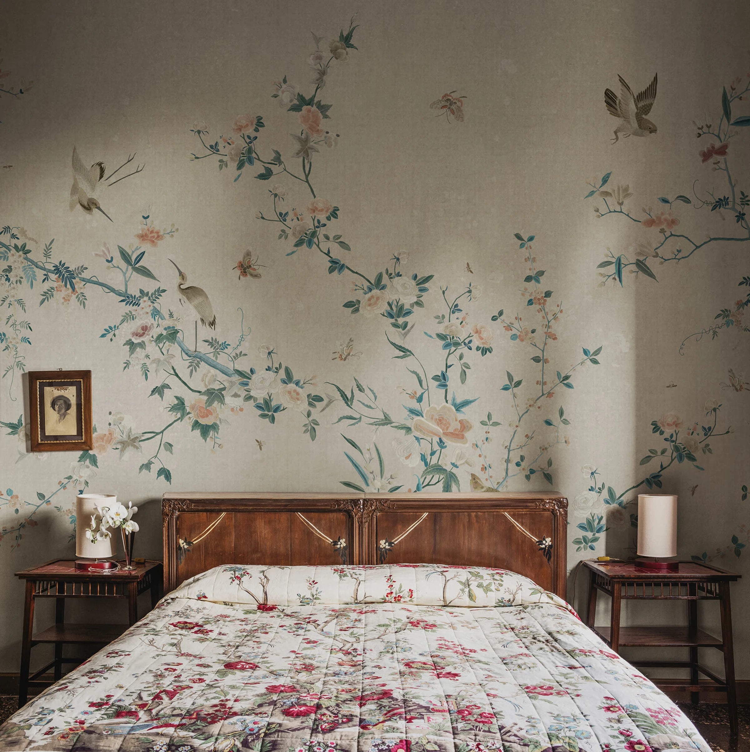 Bloom wallpaper by Sandberg – chinoiserie design, Grey – styled in a room setting, view 2