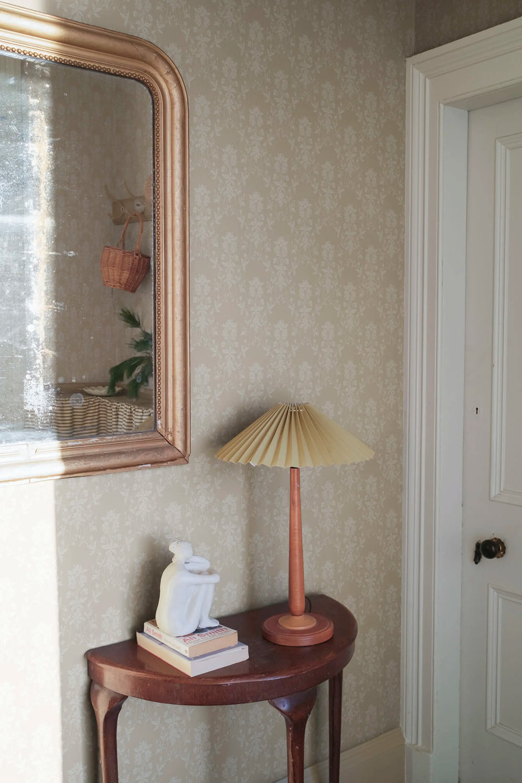 Alva wallpaper by Sandberg in a room setting