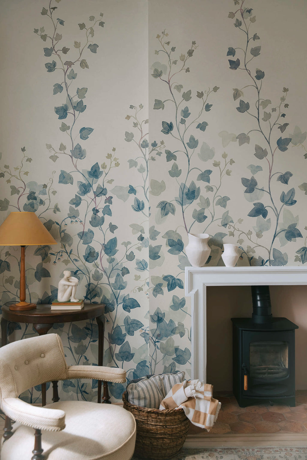 Ivy wall mural by Sandberg – botanical design, Blue – styled in a room setting, view 2