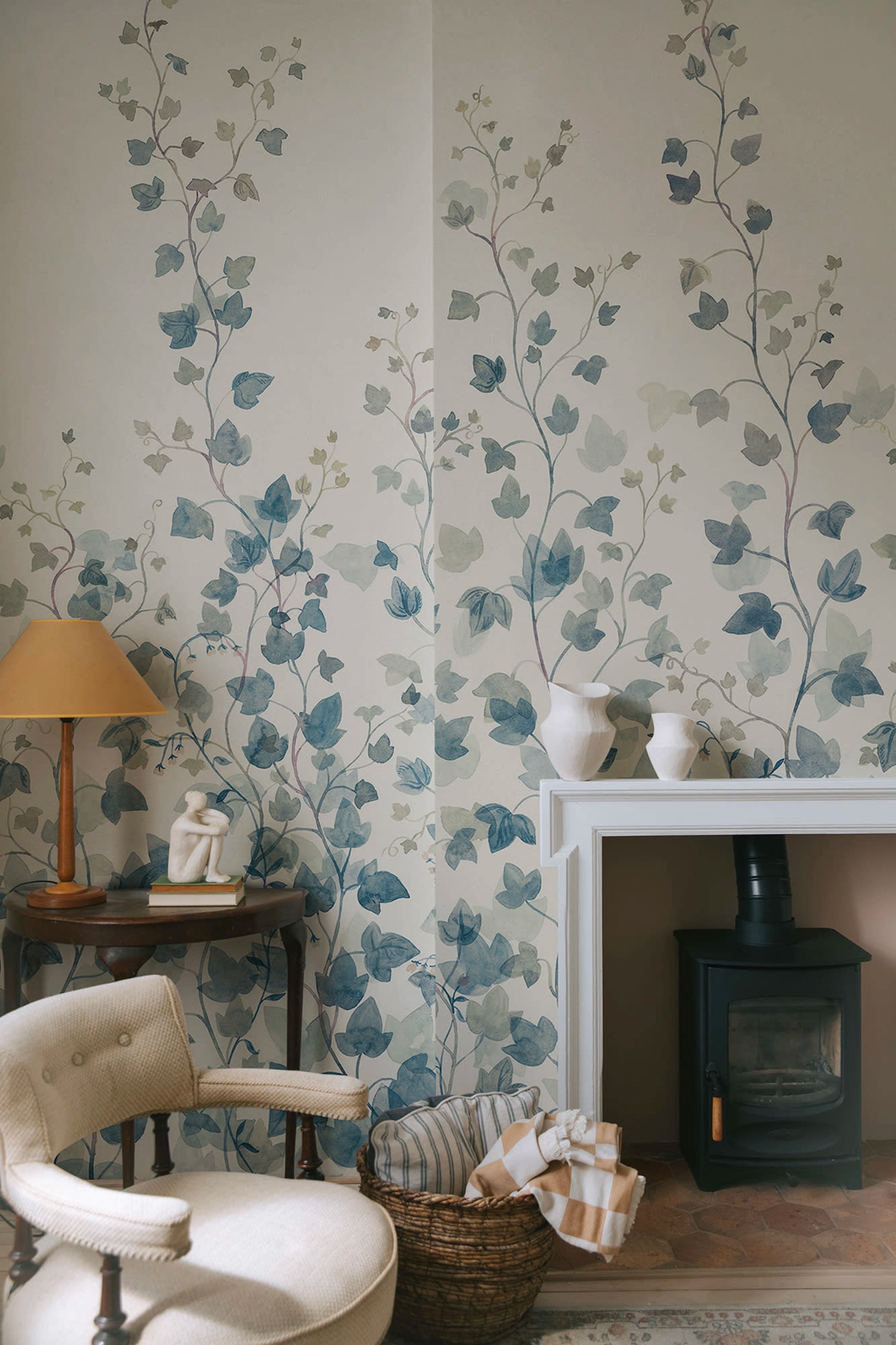 Ivy wall mural by Sandberg – botanical design, Blue – styled in a room setting, view 2
