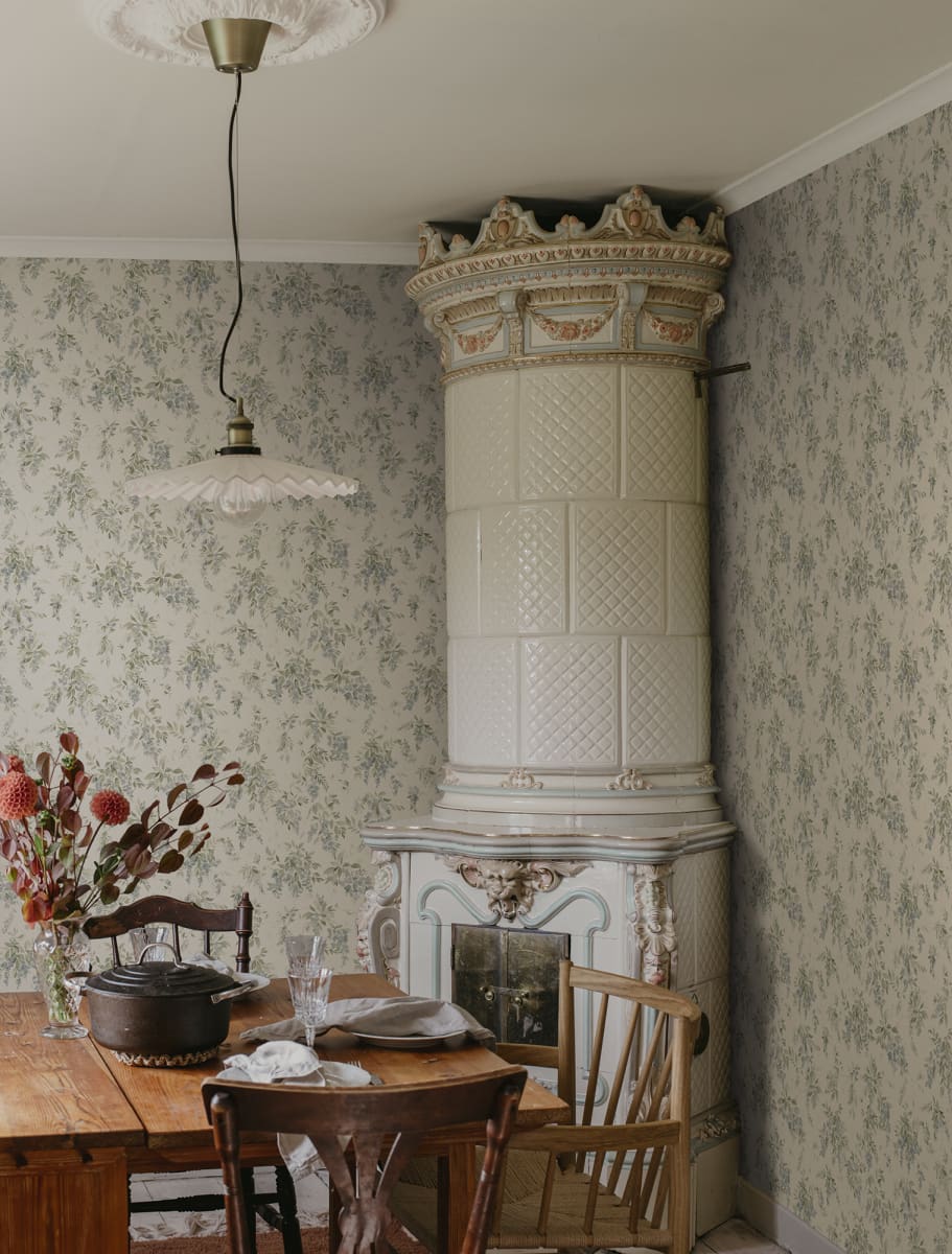 Lovisa wallpaper by Sandberg in a room setting