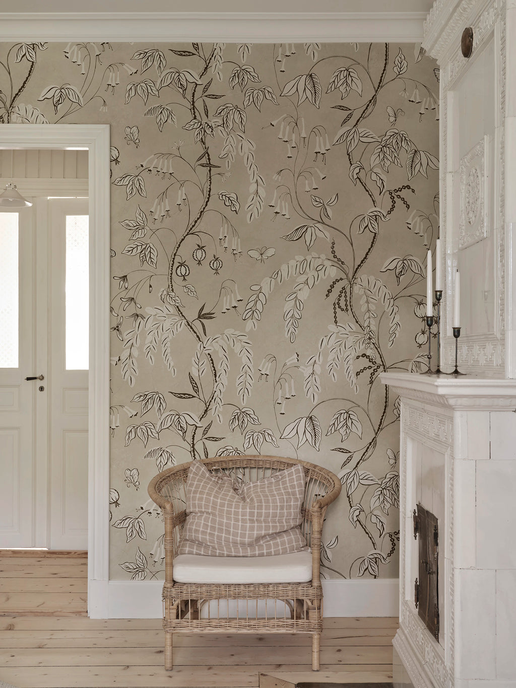 Ottilia wallpaper by Sandberg – Beige – Sand colourway, styled on an interior wall